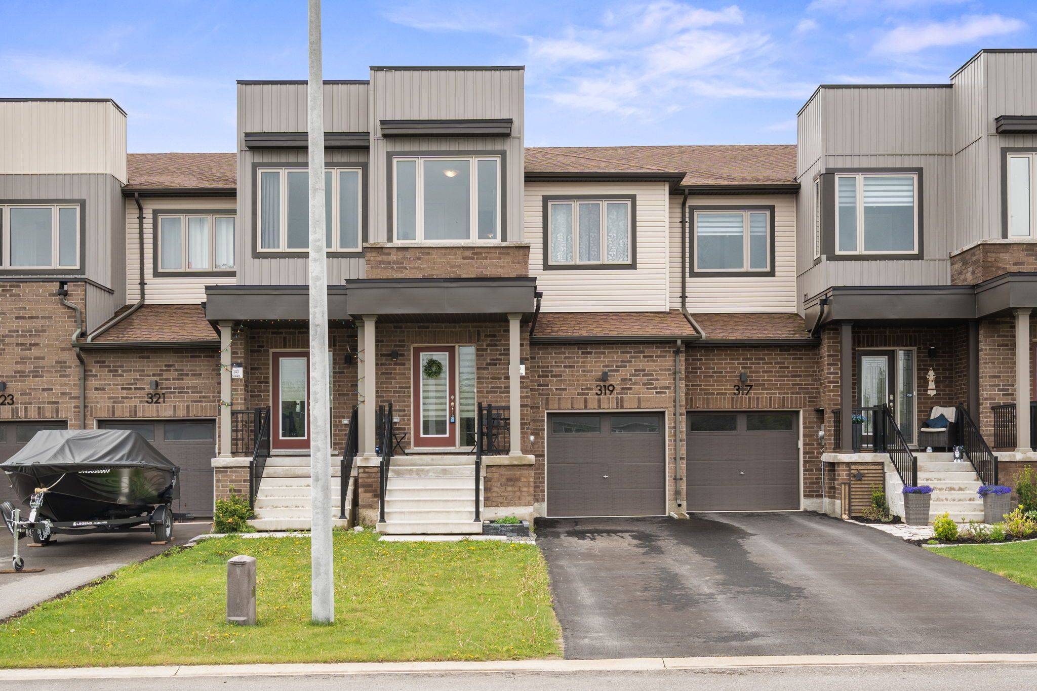 Clearview, ON L0M 1S0,319 ATKINSON ST