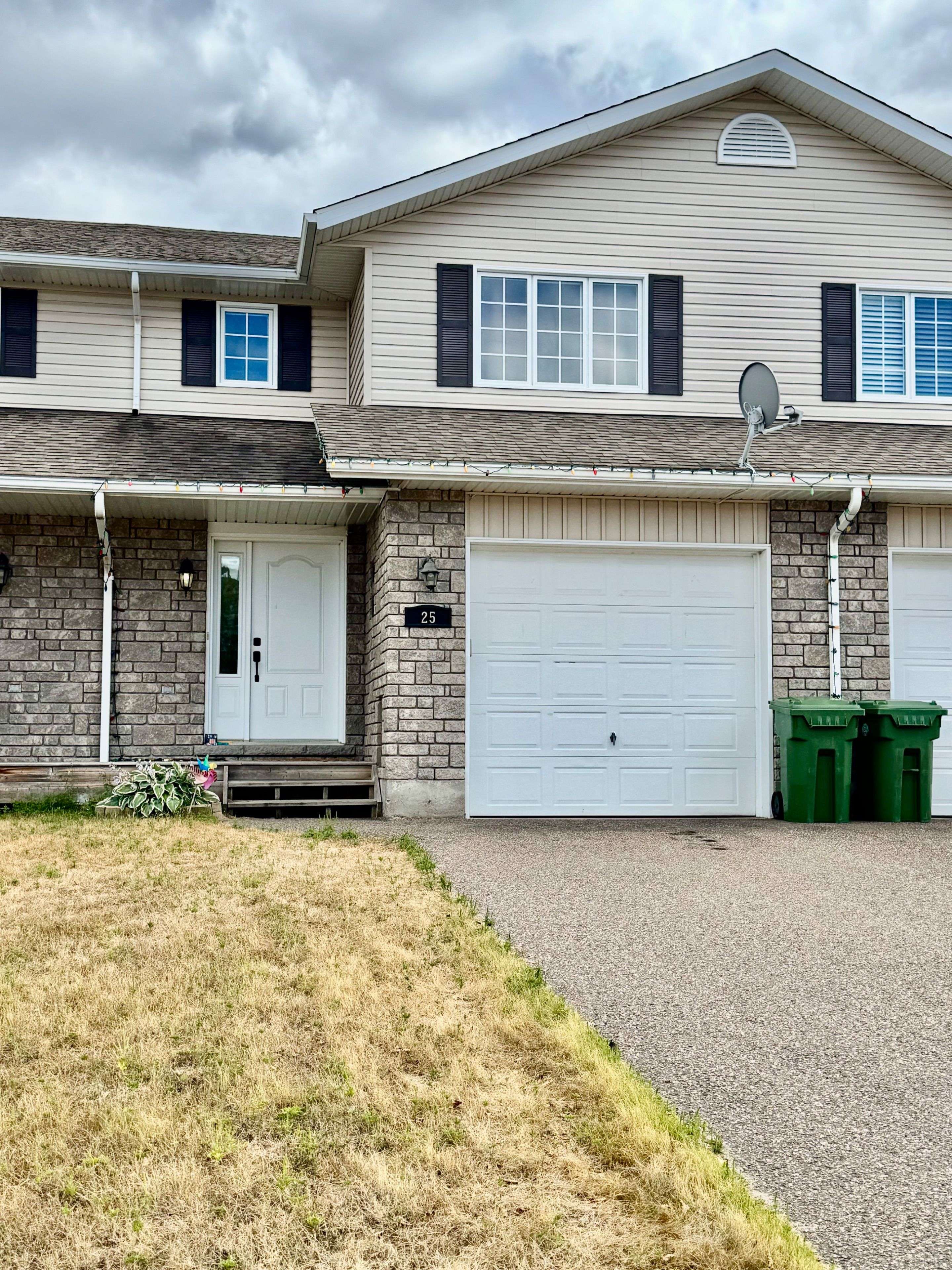 Petawawa, ON K8H 0C1,25 Winston AVE