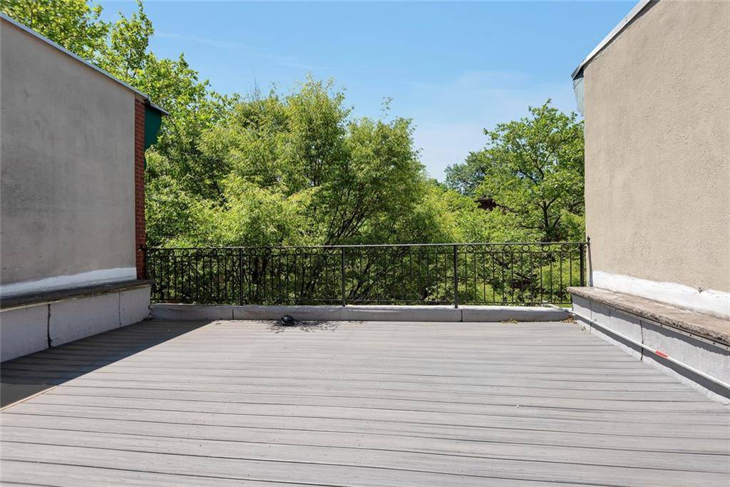 Brooklyn, NY 11238,459 Vanderbuilt AVE