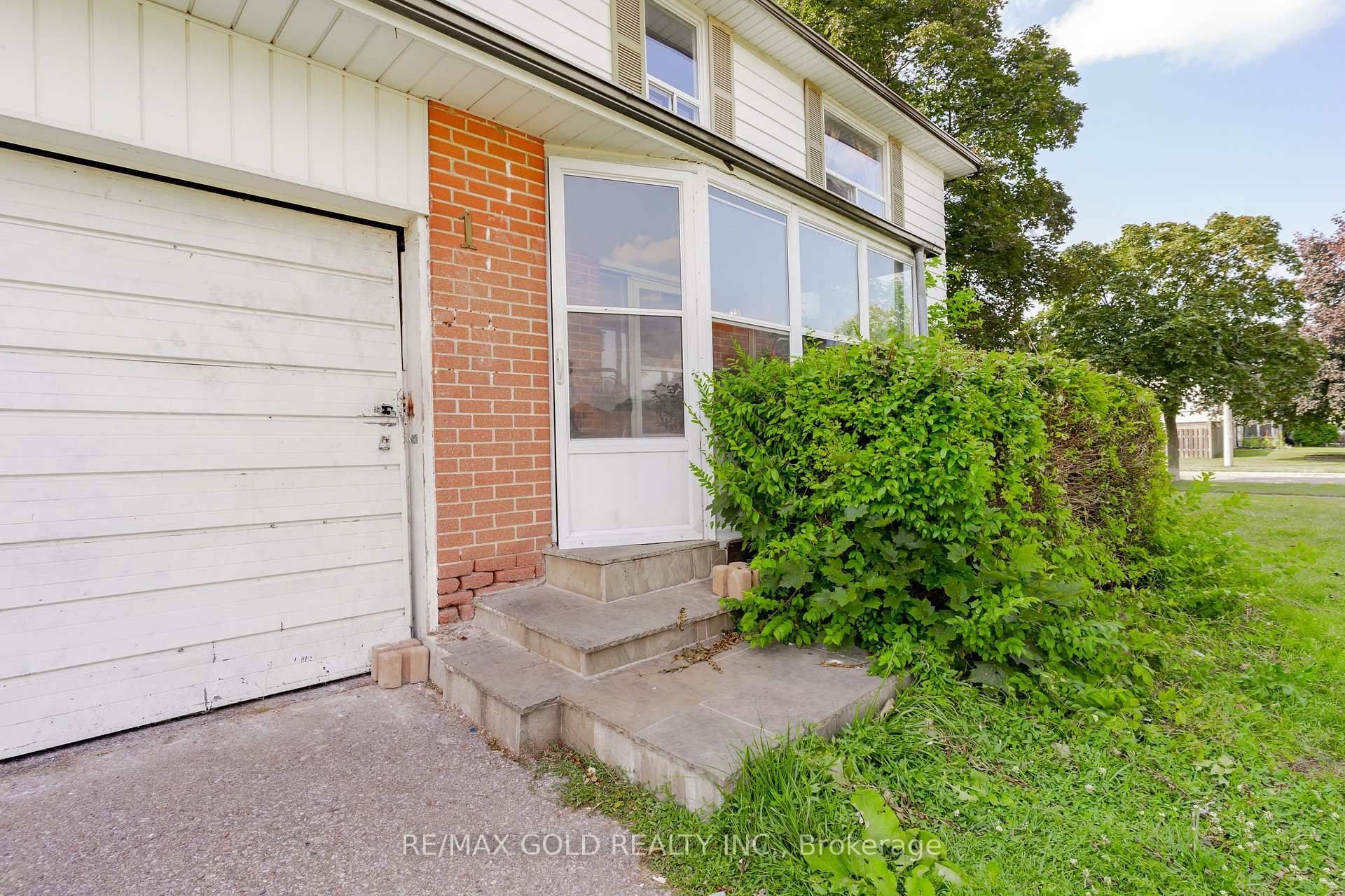 Brampton, ON L6T 1P3,1 Dartnell PL