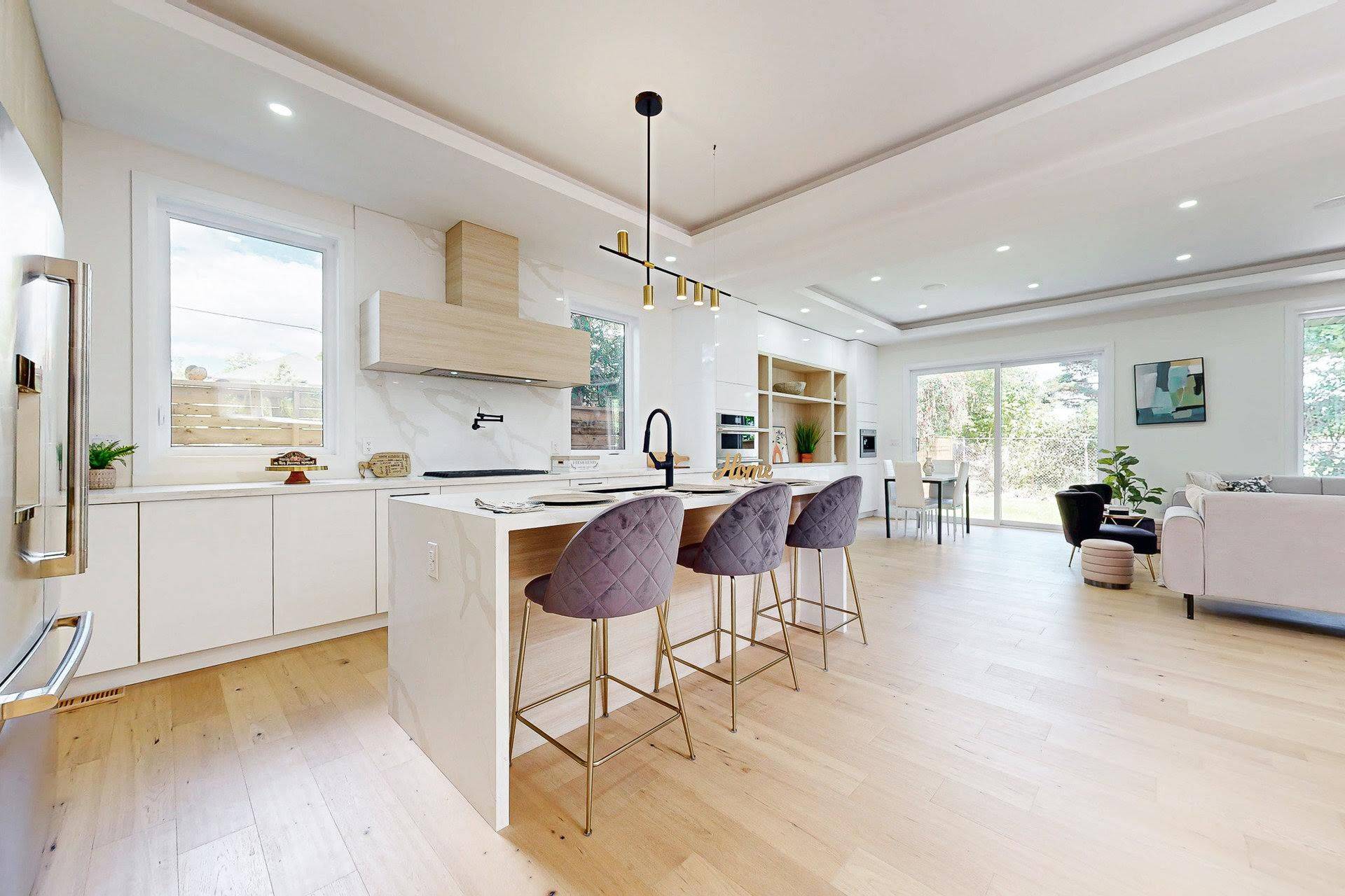 Mississauga, ON L5G 1P3,768 Montbeck CRES