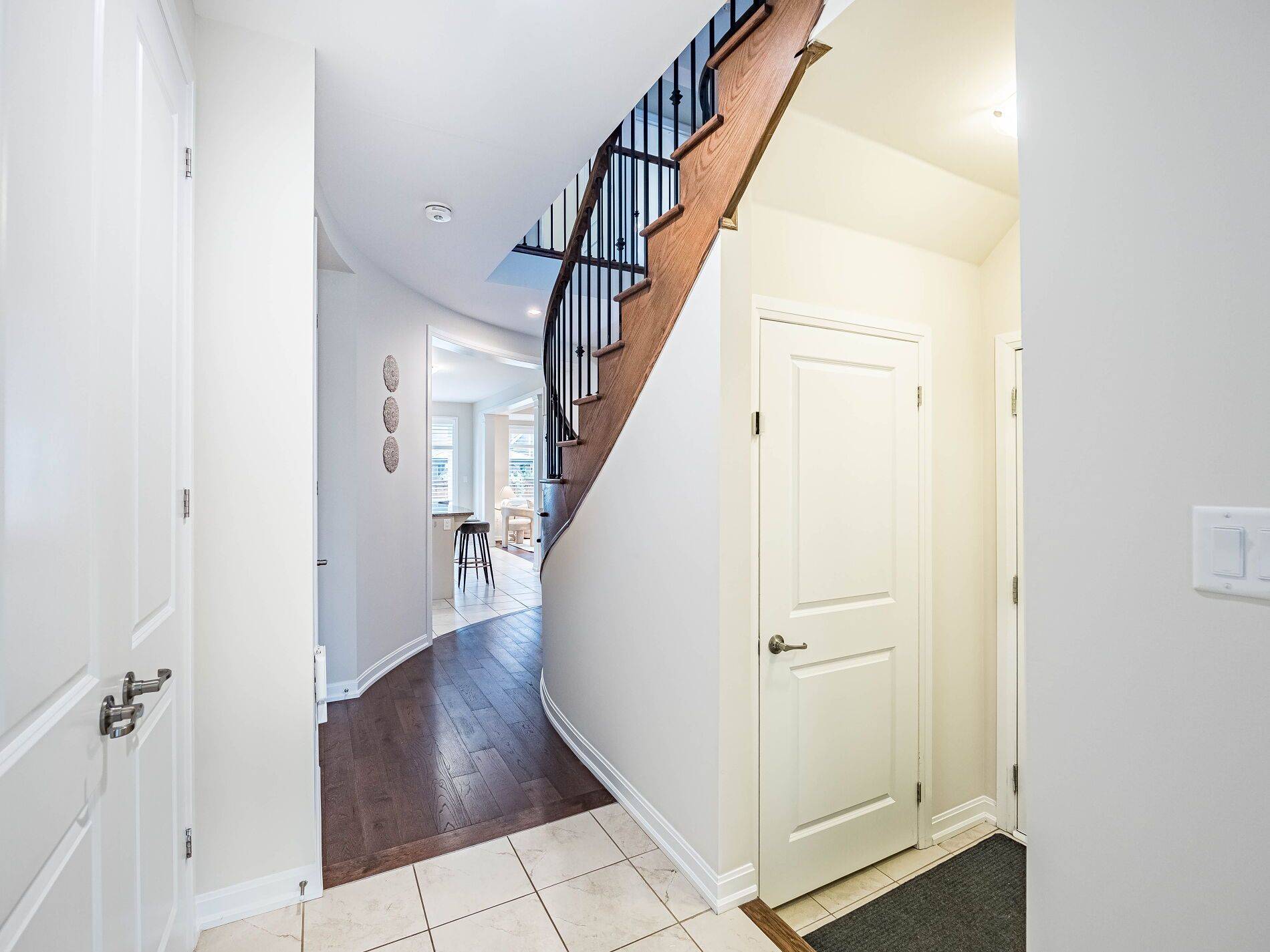 Oakville, ON L6H 0M6,115 BEAVERIDGE AVE W