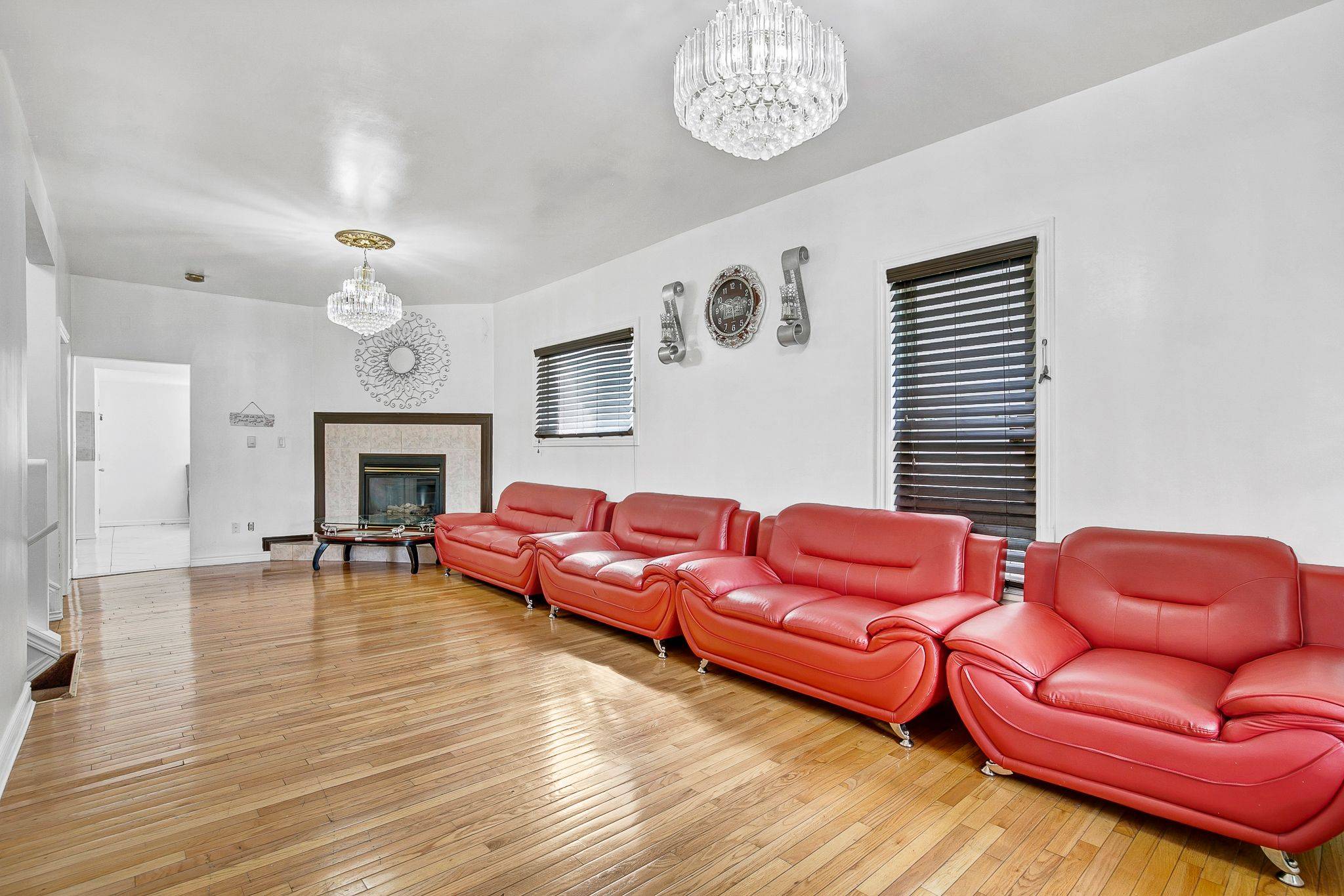 Windsor, ON N8X 3R9,1725 Highland AVE