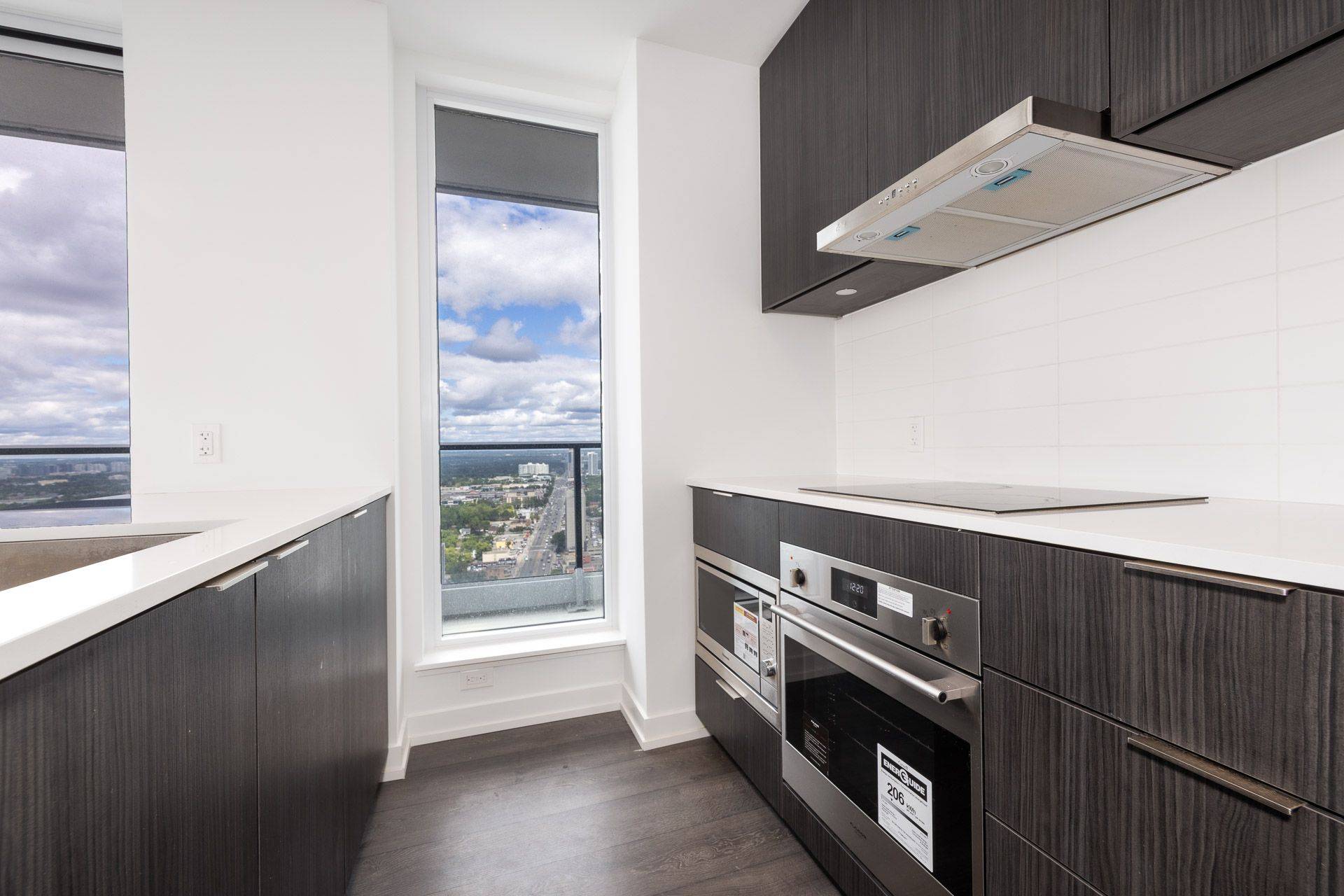 Toronto C14, ON M2N 0B9,8 Olympic Garden DR #S3308