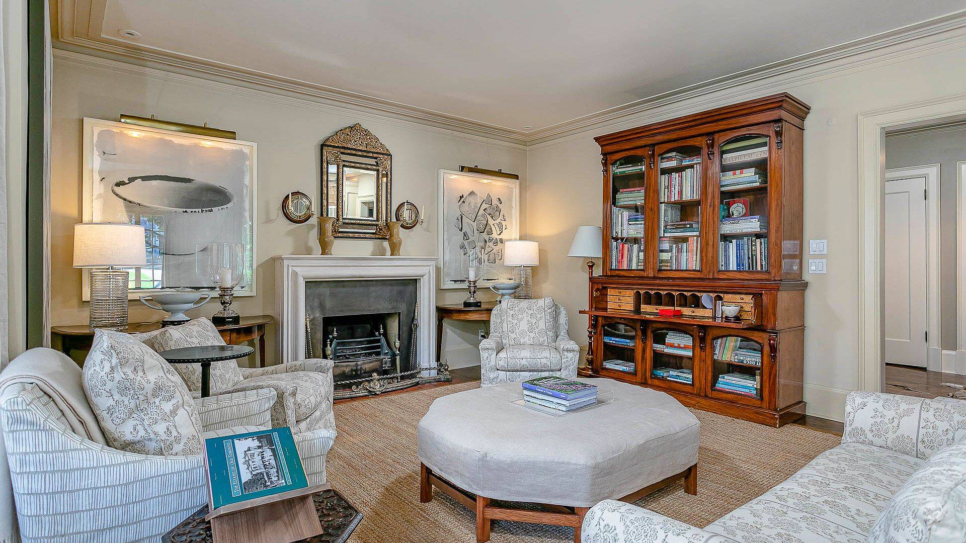 Toronto C04, ON M4R 1L3,42 Lytton BLVD