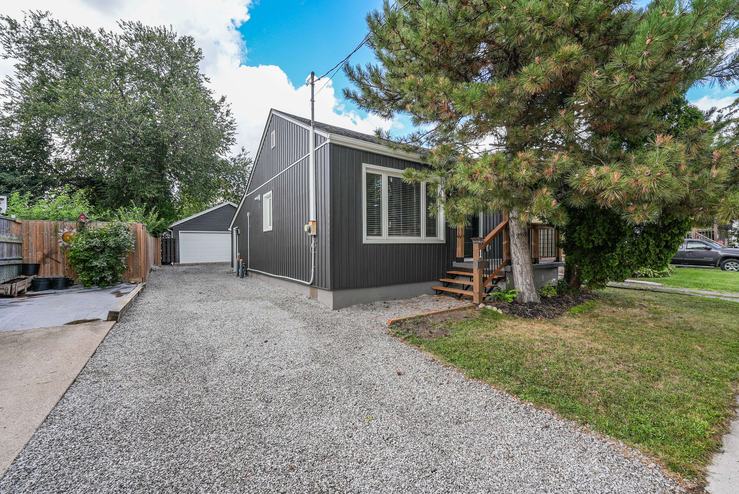 St. Catharines, ON L2M 5T5,1 Waverley RD