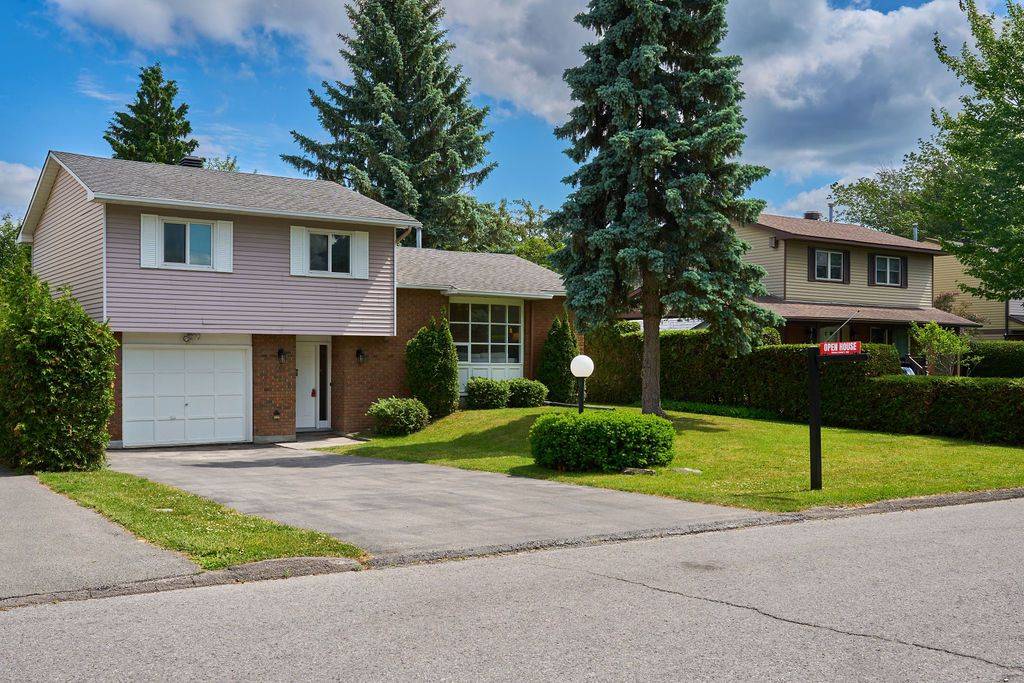 Kanata, ON K2L 2K4,77 Seabrooke DR