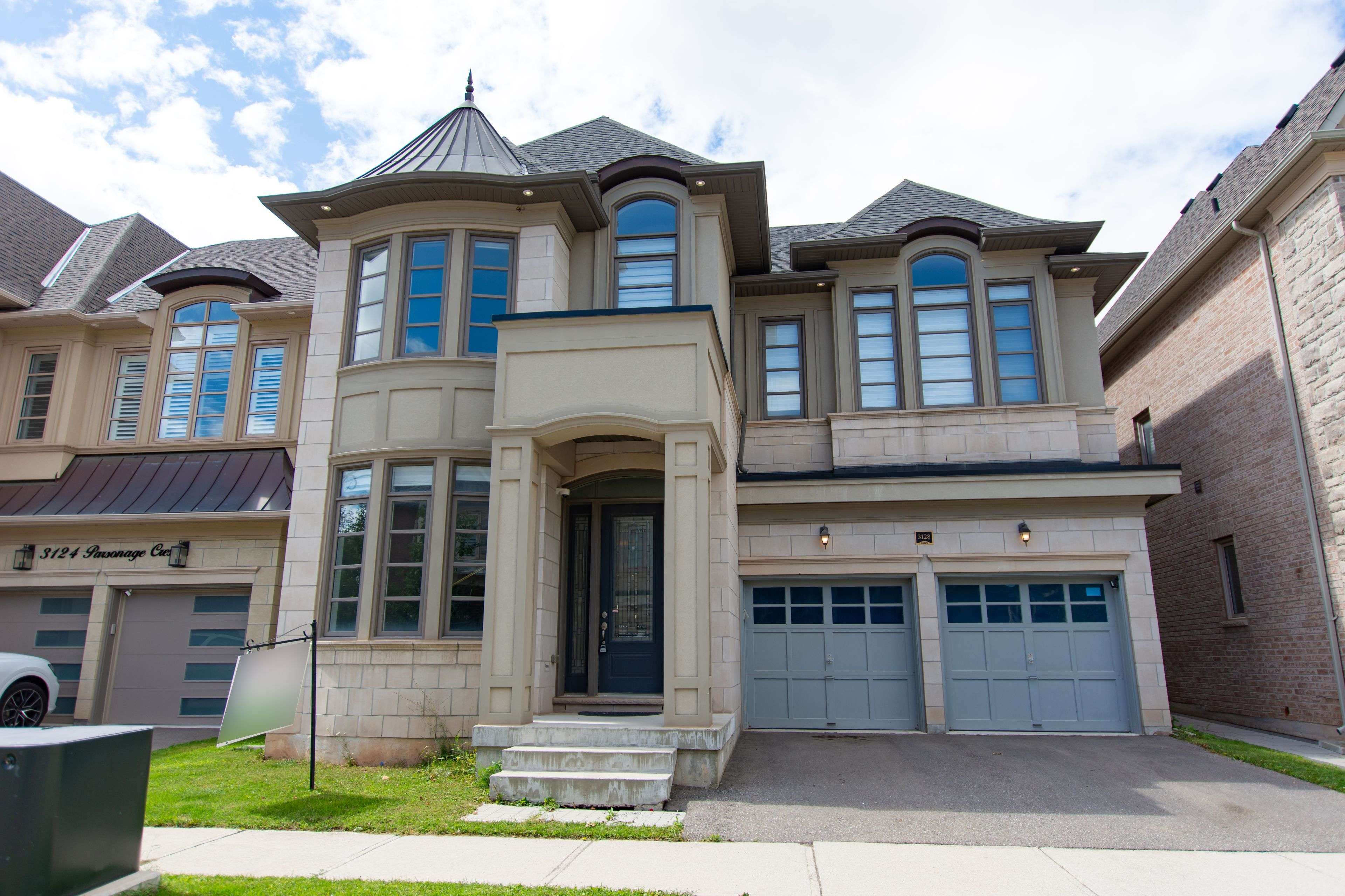 Oakville, ON L6H 0T9,3128 Parsonage CRES