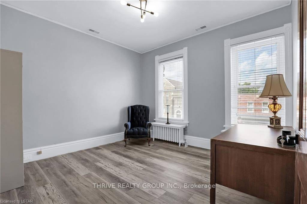 869 Dundas ST #2, London East, ON N5W 2Z7