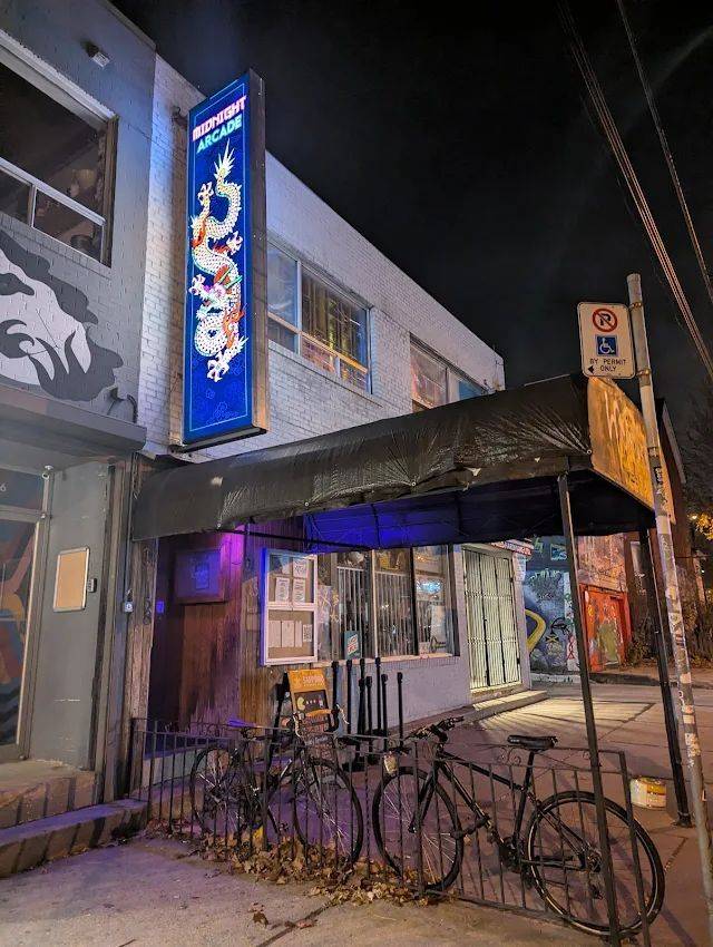 Toronto C01, ON M5T 2L5,158 Augusta AVE