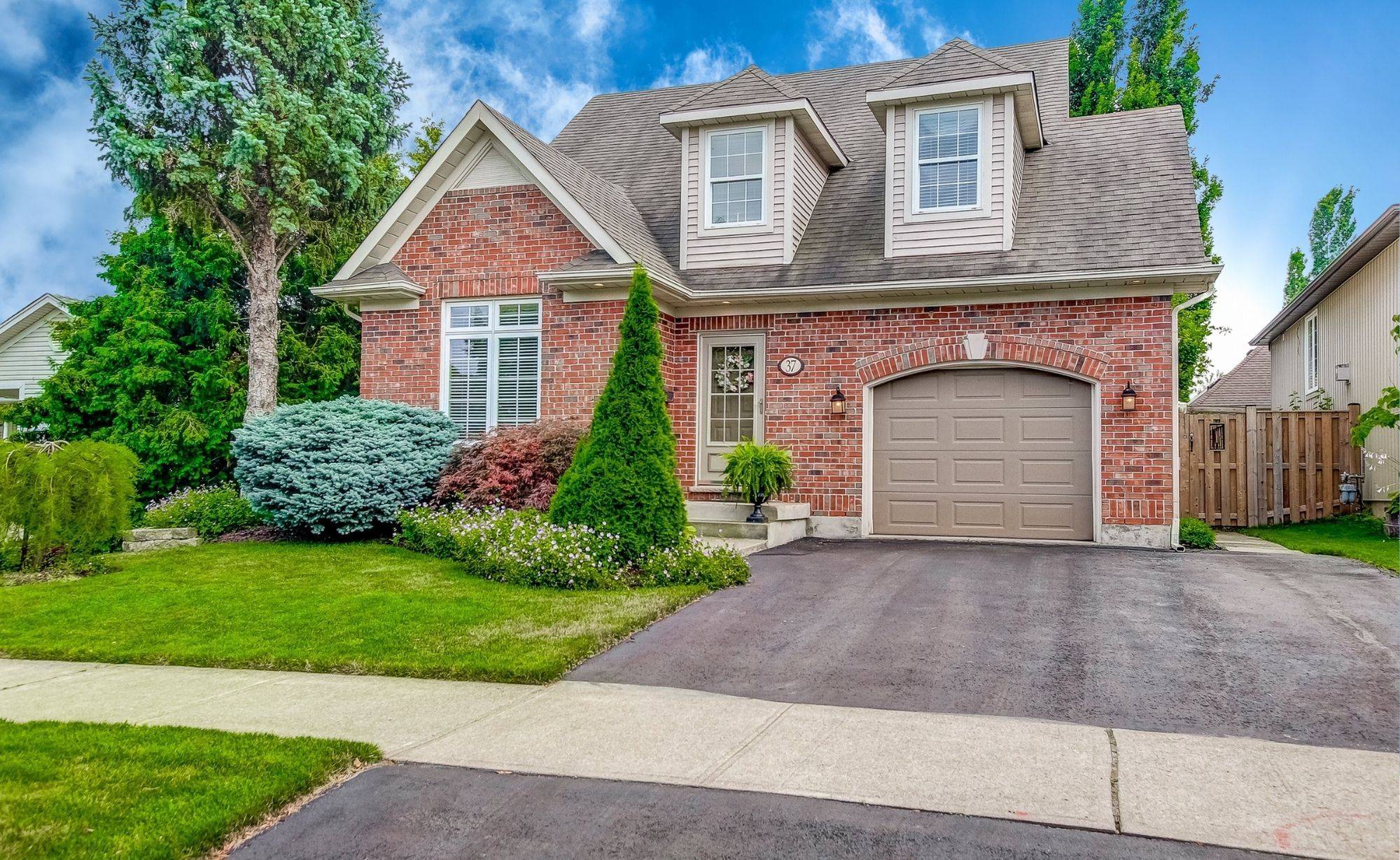 Niagara-on-the-lake, ON L0S 1J0,37 Frontier DR