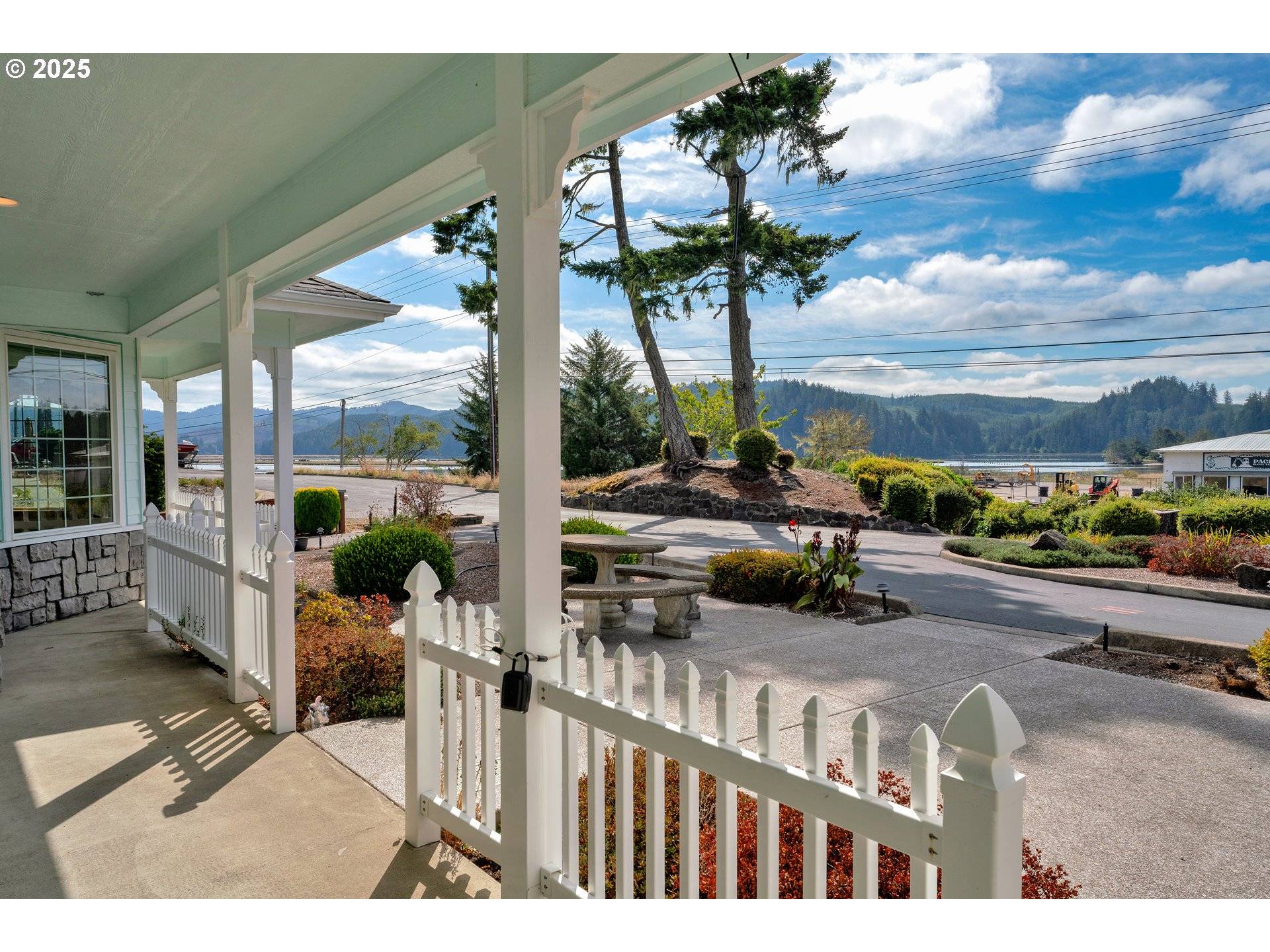 Florence, OR 97439,2155 9TH ST