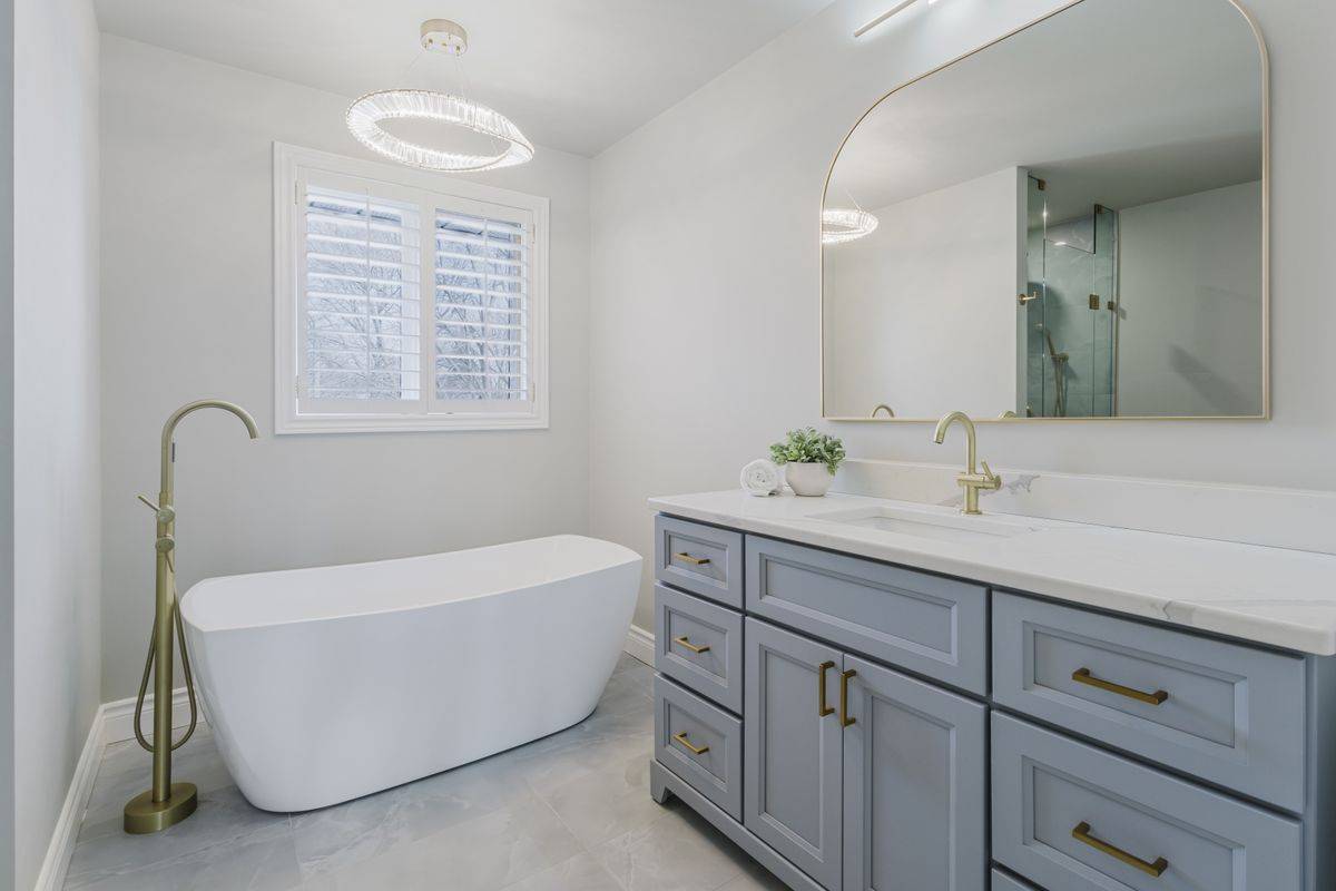 Burlington, ON L7T 4K4,954 Wintergreen PL