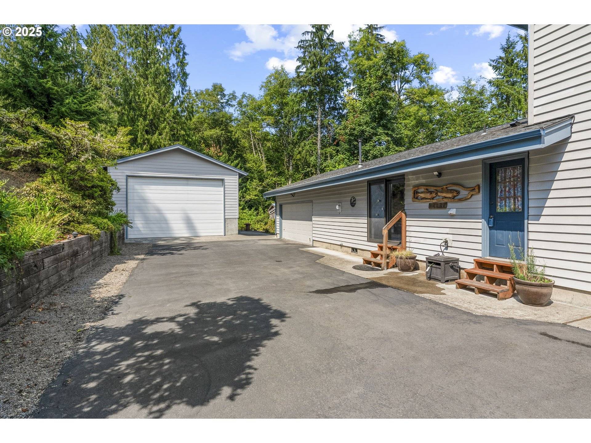 Kelso, WA 98626,165 MERIDIAN DR