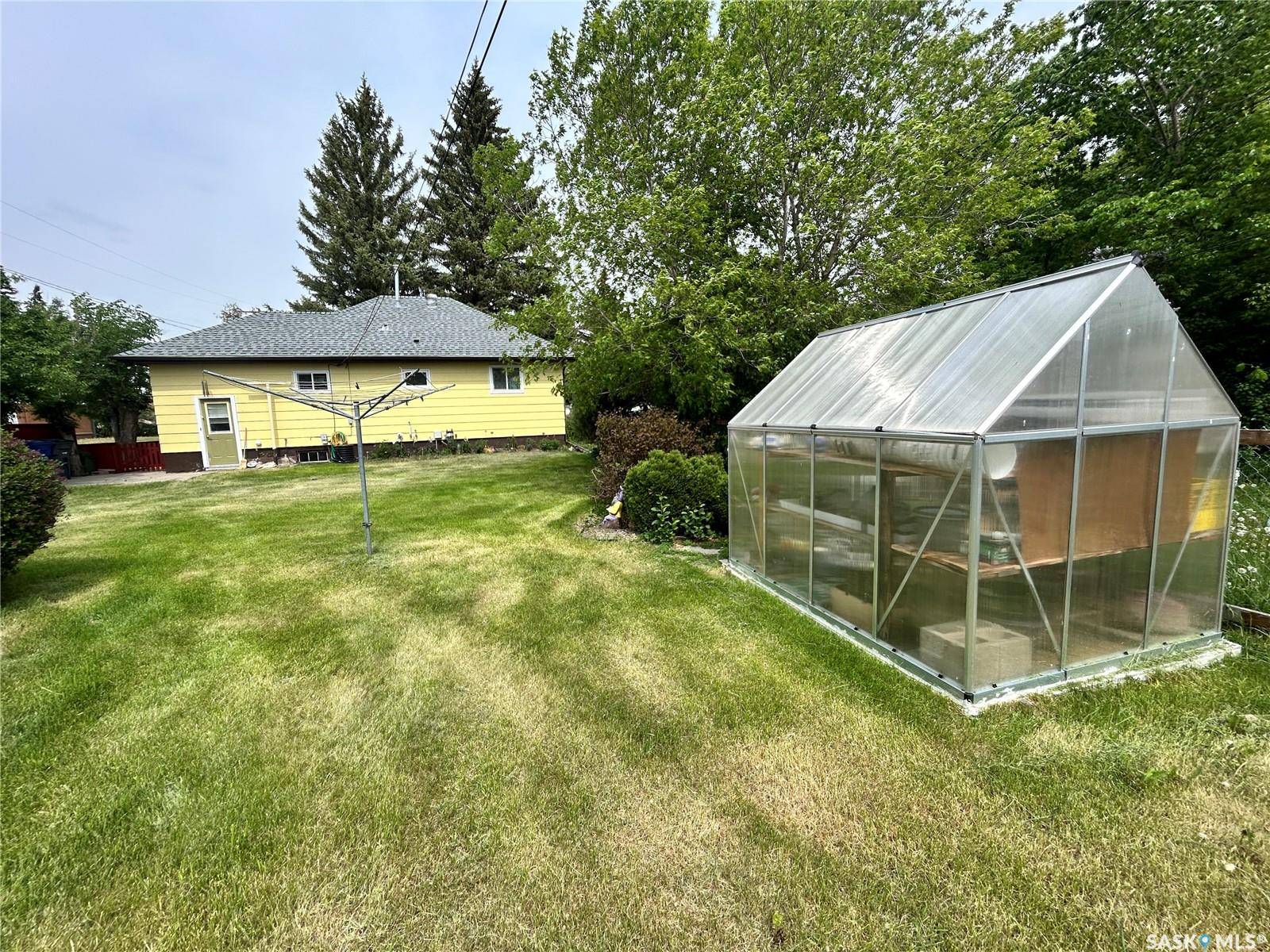 Spy Hill, SK S0A 3W0,601 2nd AVENUE