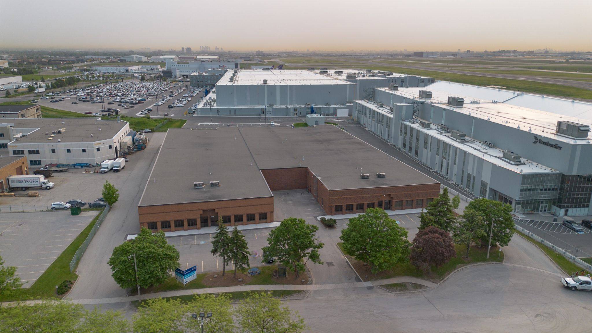 Mississauga, ON L5S 1W2,6885-6895 Menway CT #Unit 2