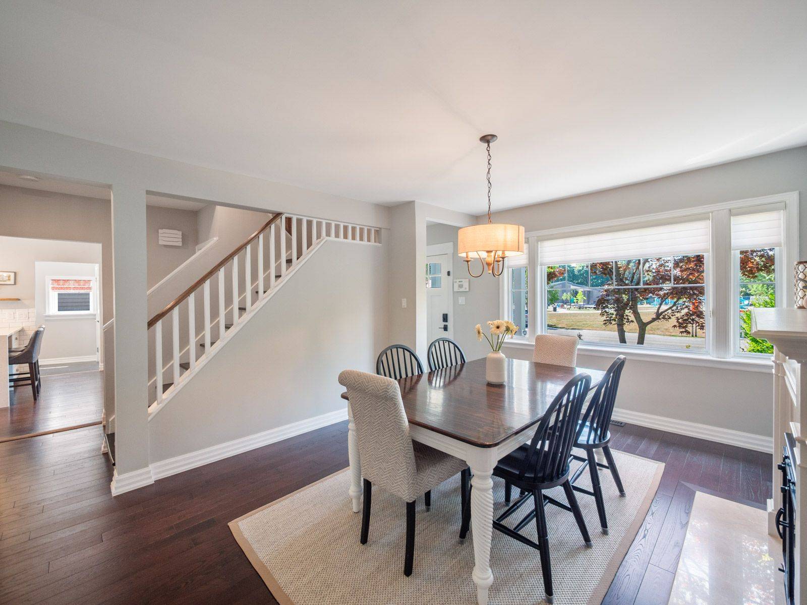 Oakville, ON L6J 3P2,247 Allan ST