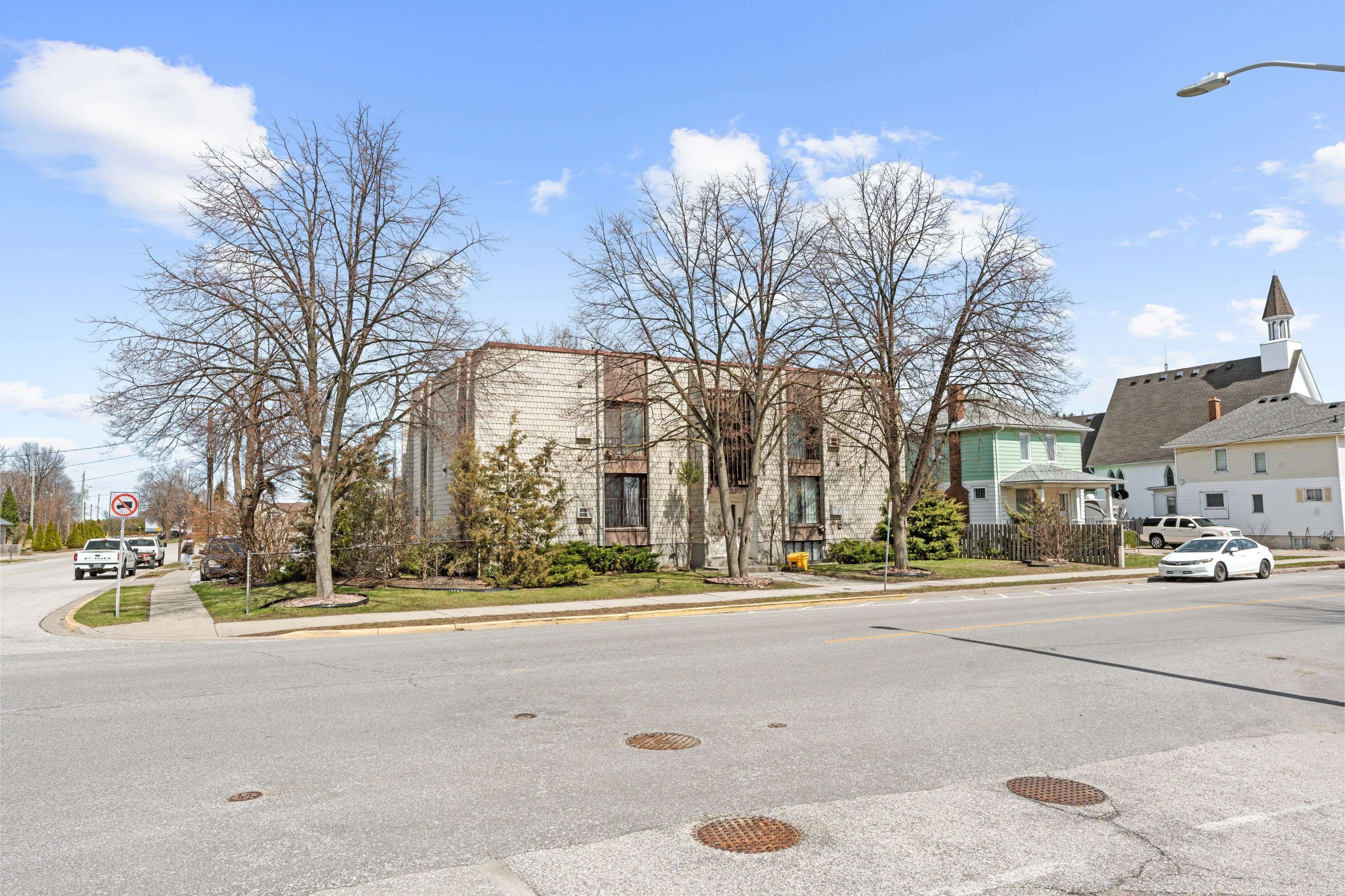 Point Edward, ON N7V 1E8,204 Michigan AVE