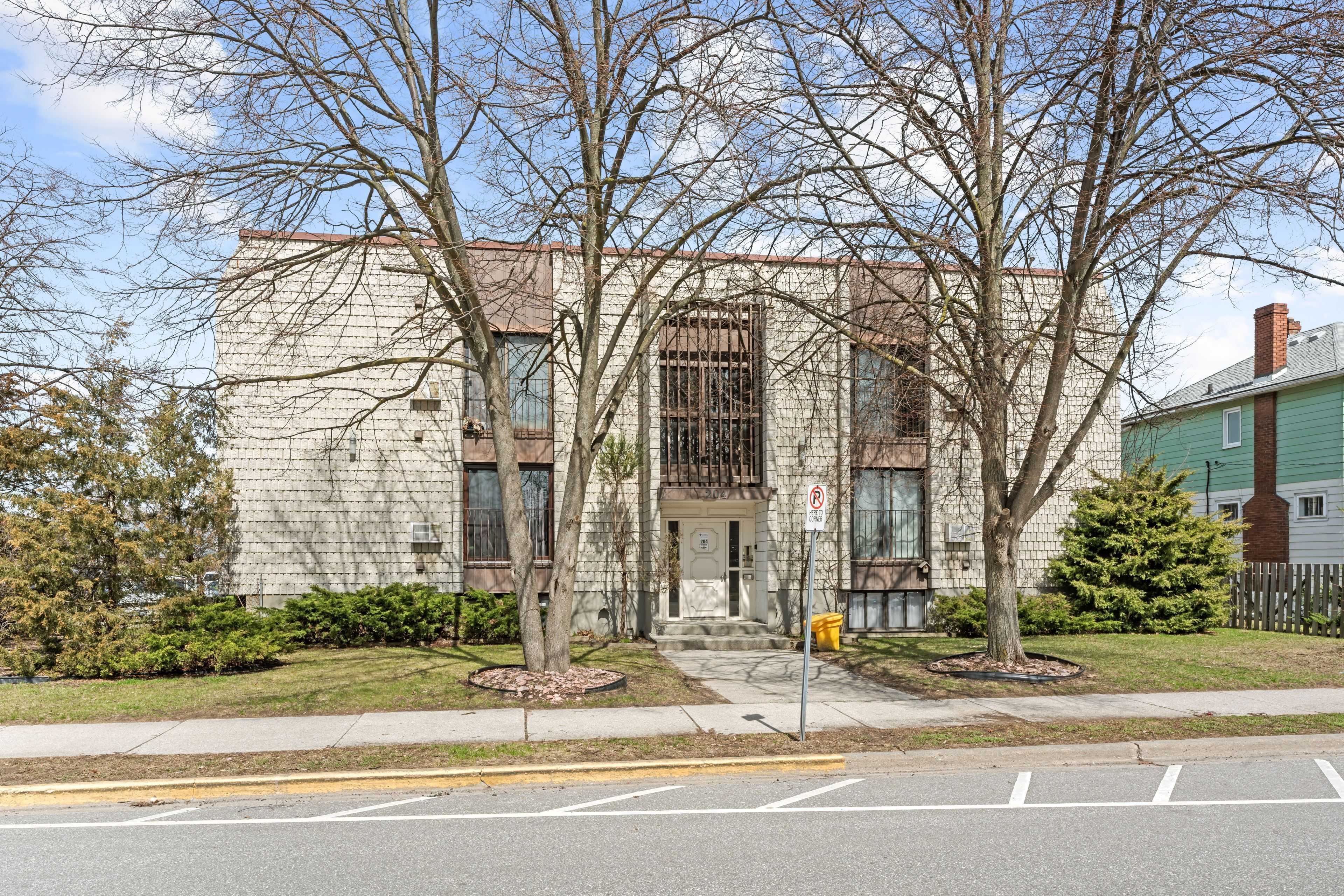 Point Edward, ON N7V 1E8,204 Michigan AVE