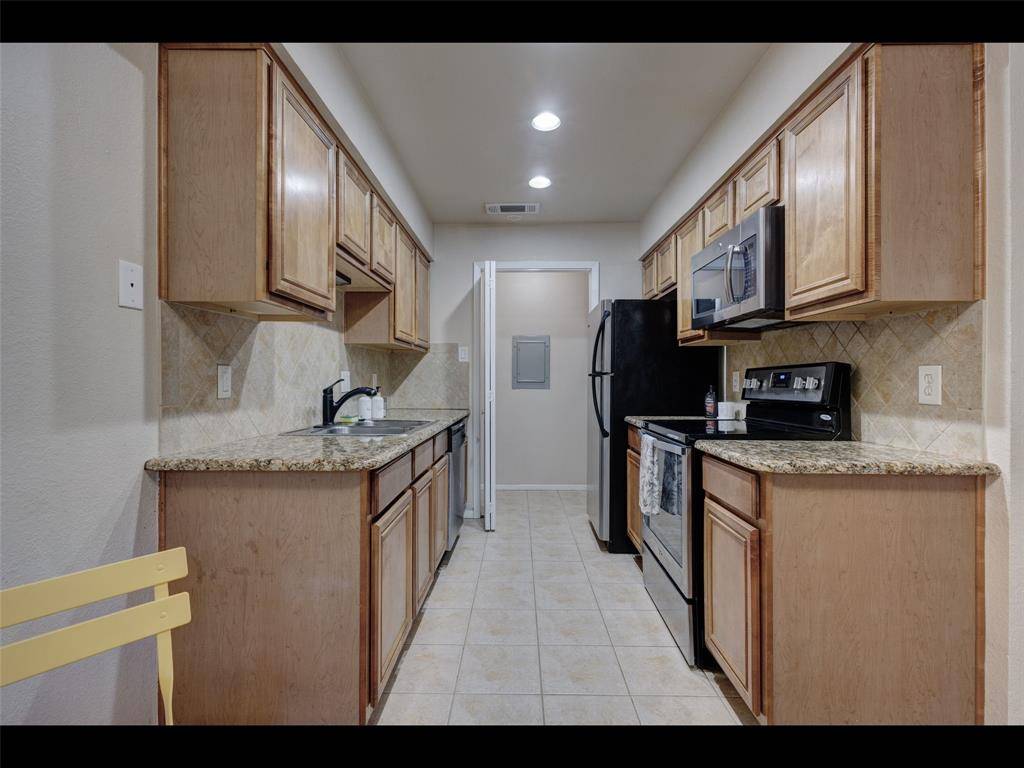 Benbrook, TX 76109,5714 Cedar Creek Drive