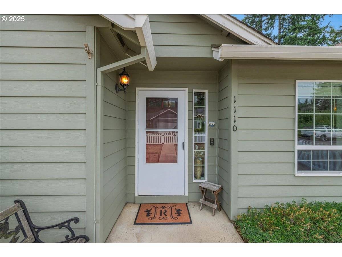 Silverton, OR 97381,1110 MADISON ST