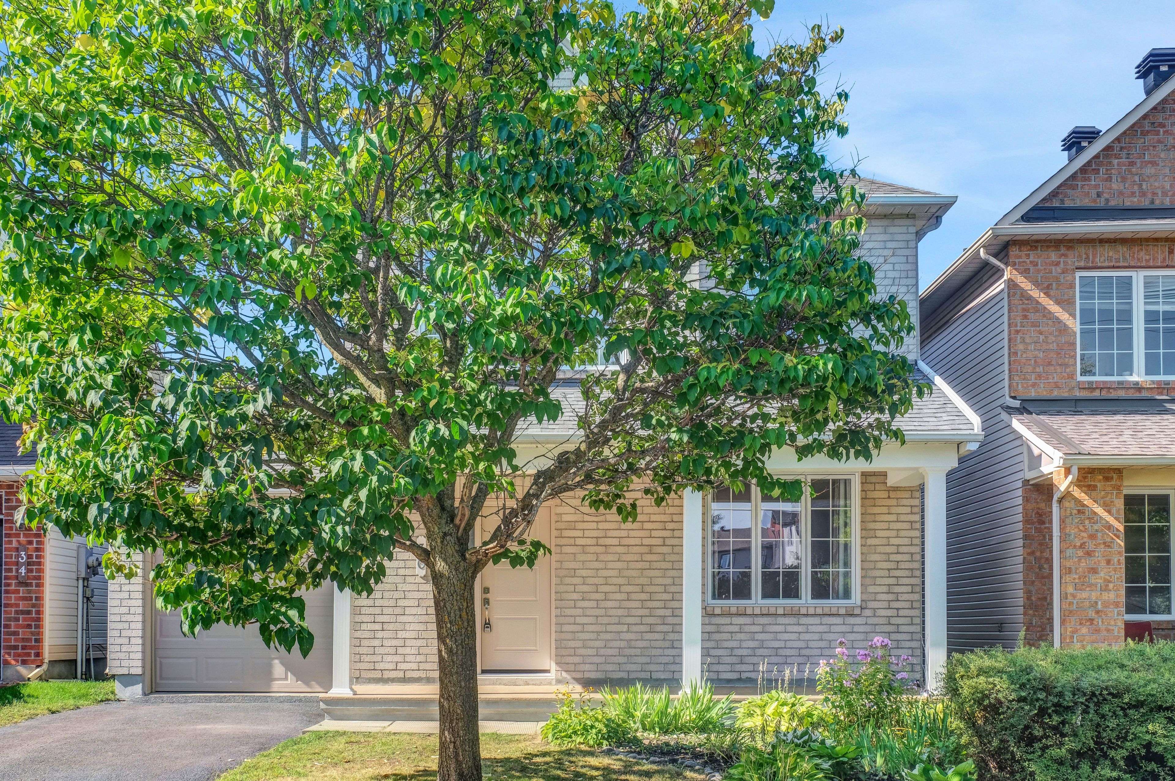 Kanata, ON K2K 3A7,36 Mersey DR