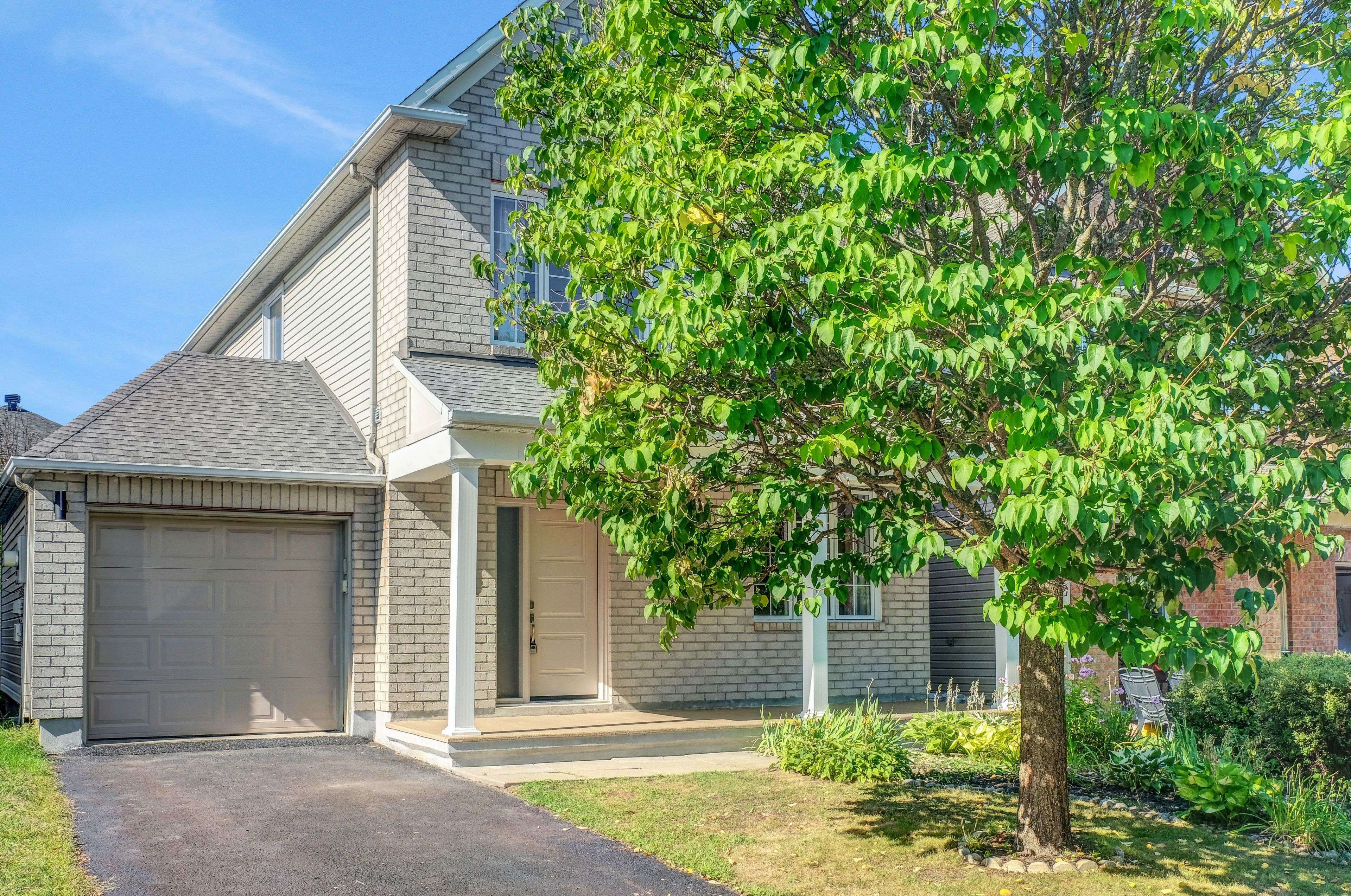 Kanata, ON K2K 3A7,36 Mersey DR