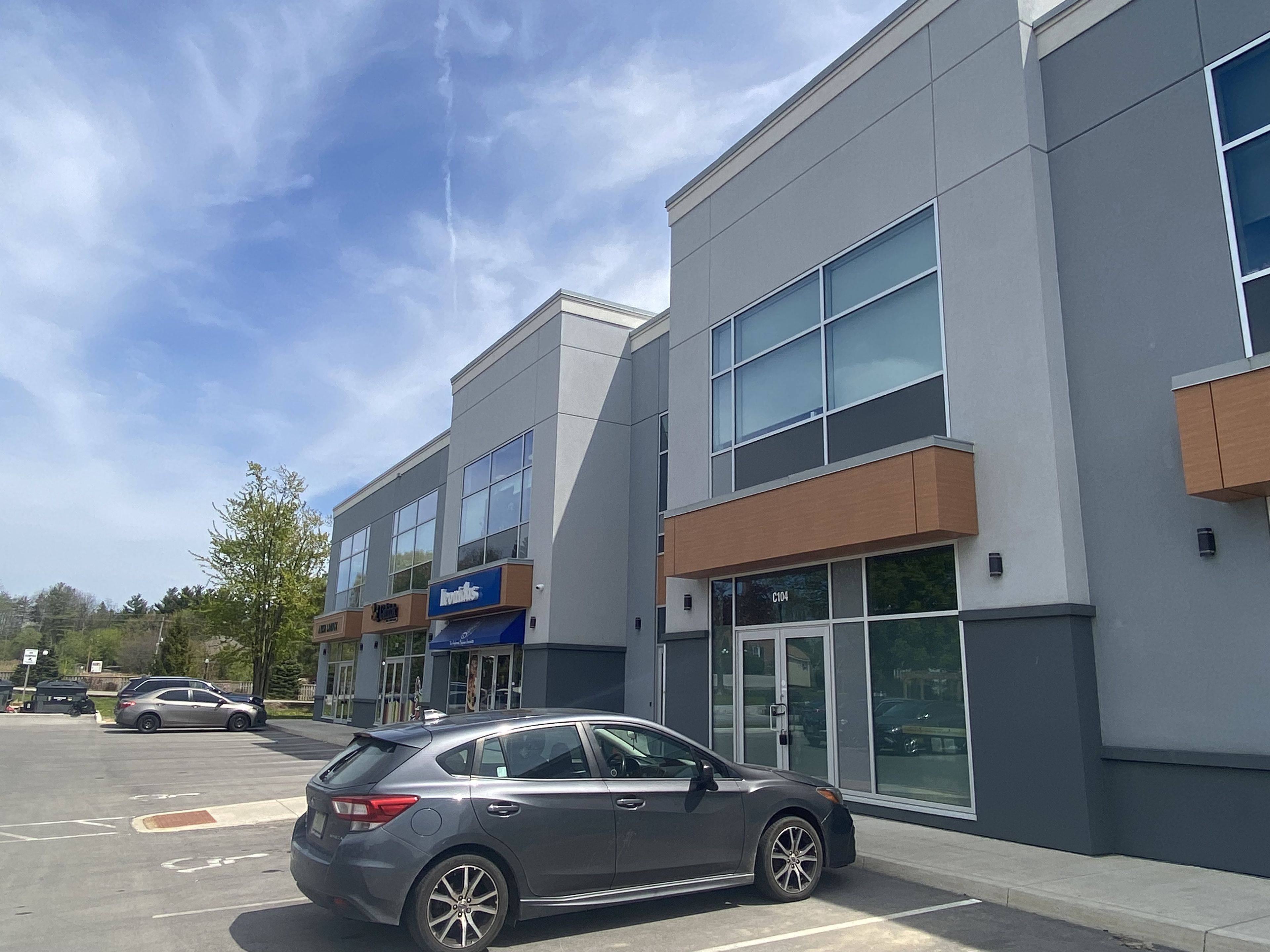 Hamilton, ON L9G 3K9,1040 Garner RD W #C104