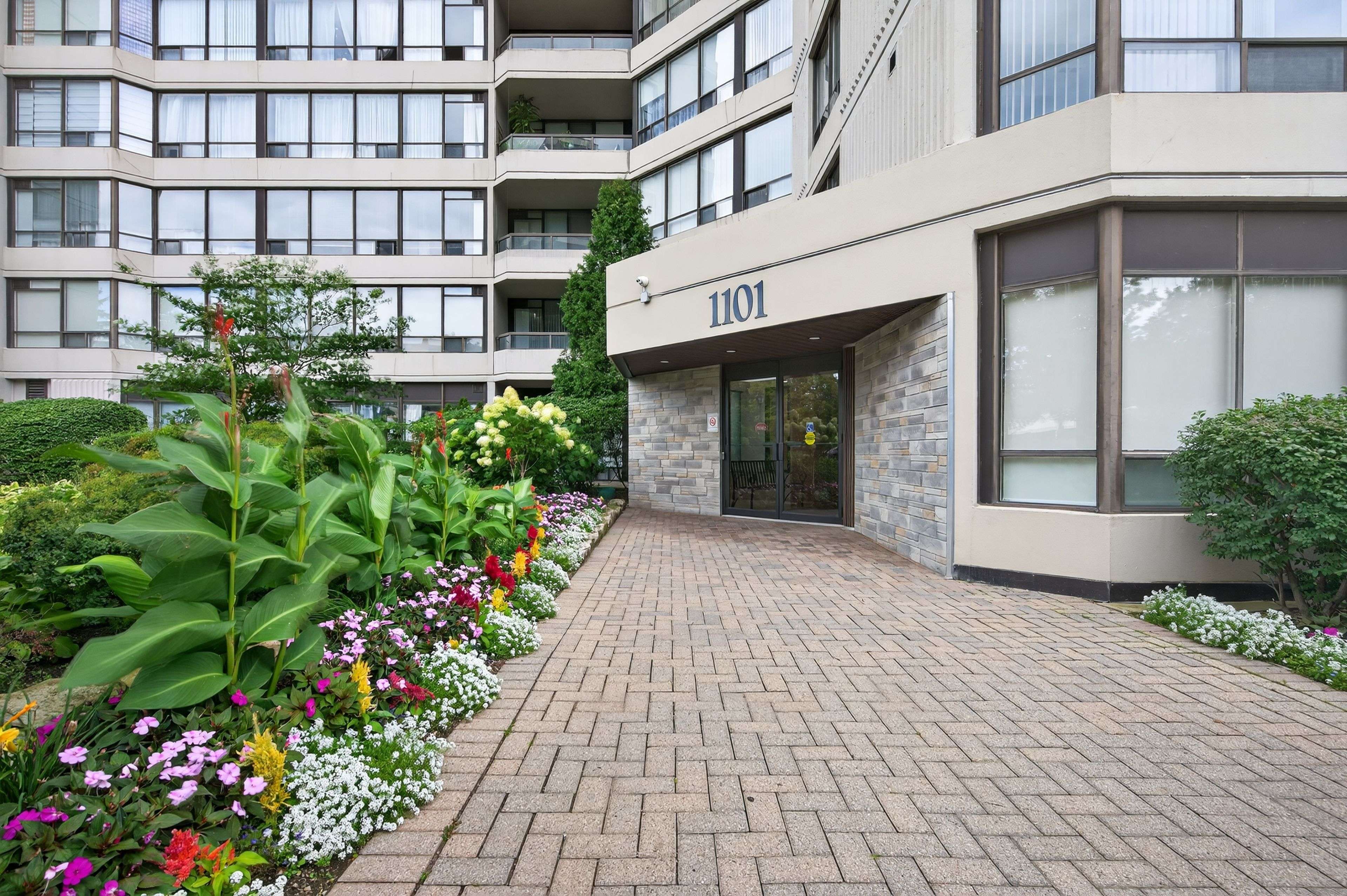 Toronto C07, ON M2R 3W5,1101 Steeles AVE W #602