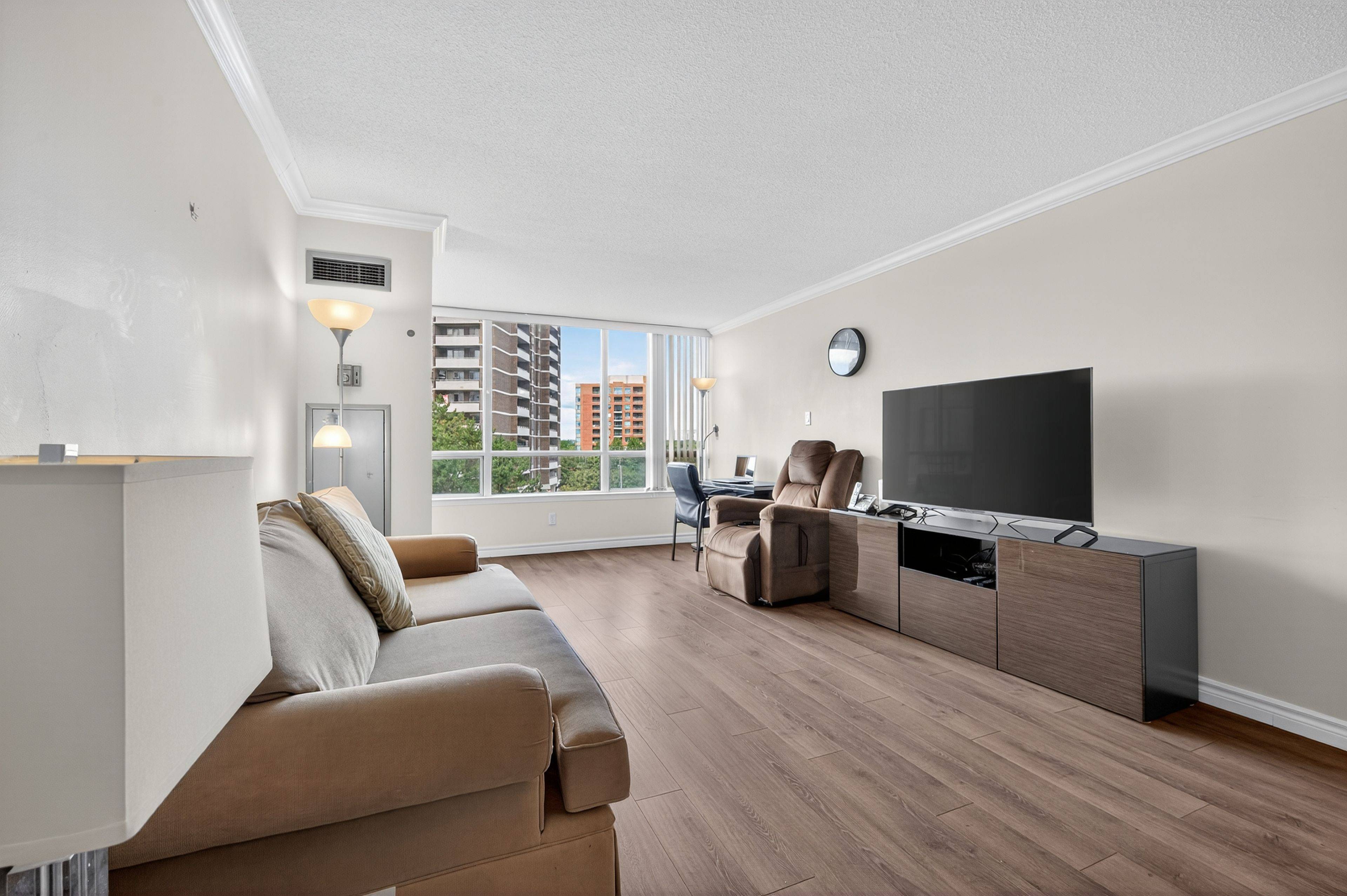 Toronto C07, ON M2R 3W5,1101 Steeles AVE W #602