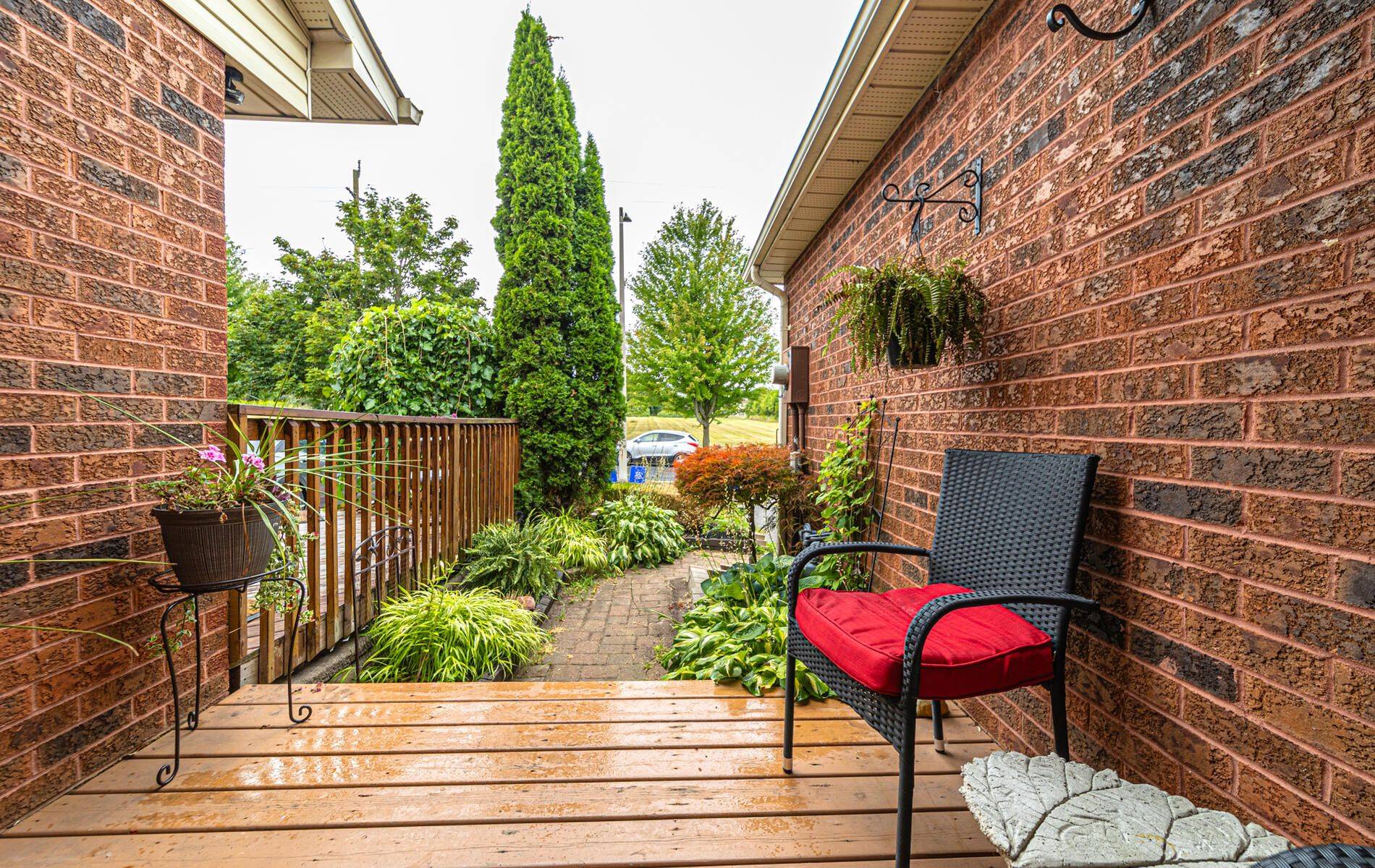 Clarington, ON L1C 4P7,91 Galbraith CT