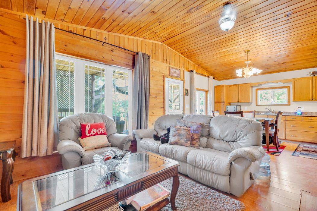 Addington Highlands, ON K0H 1Z0,11447 Highway 41 N/A