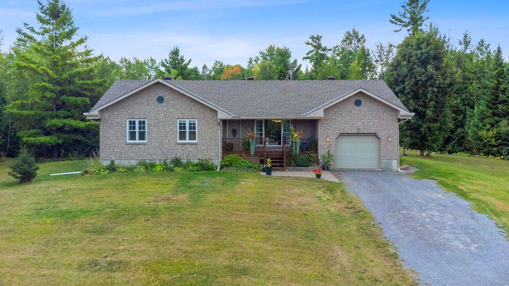 Mcnab/braeside, ON K0A 1G0,299 Golf Club RD