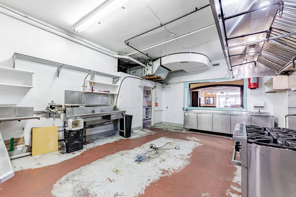 Toronto C04, ON M6C 2E2,1144 Eglinton AVE W