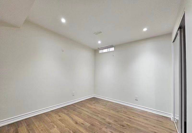 Markham, ON L3P 6Y1,36 Bendamere CRES #Bsmt