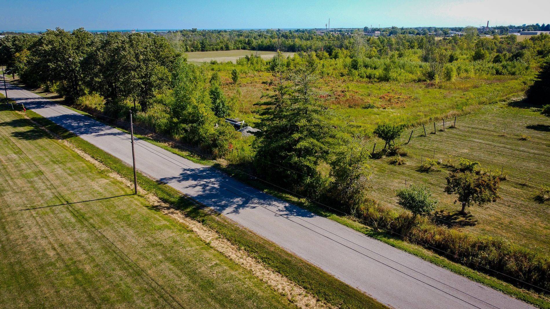 Hamilton, ON L8E 5J4,110 Jones RD