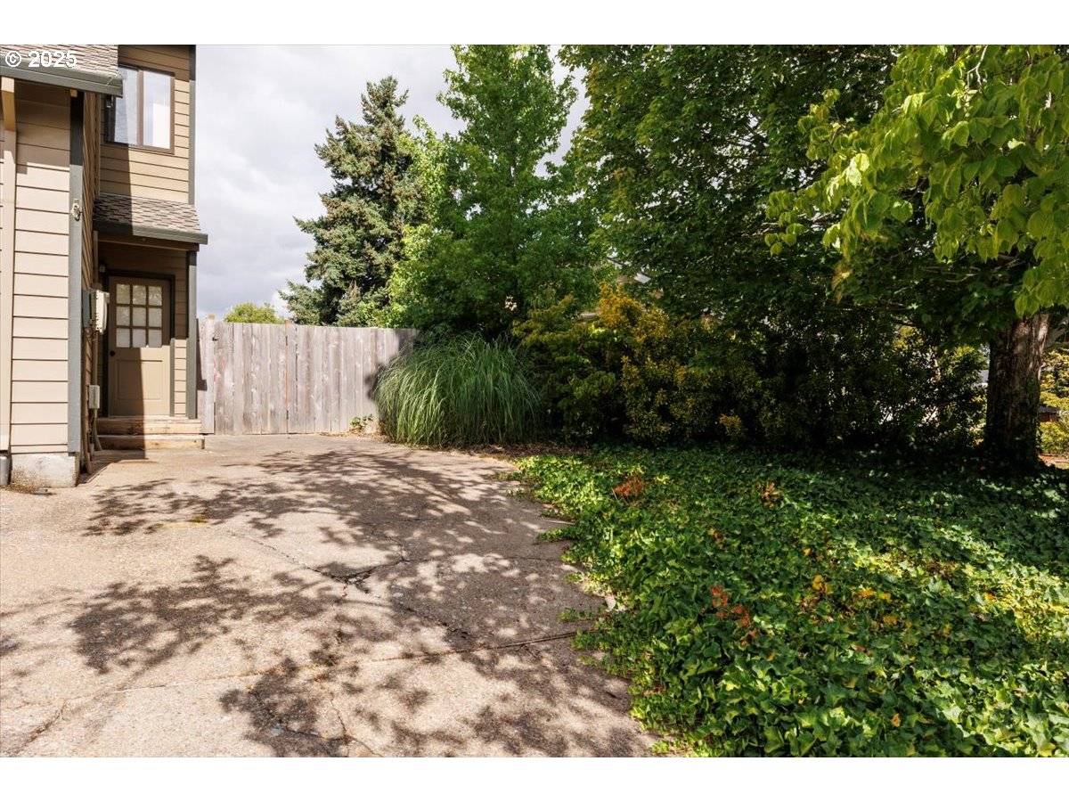 Portland, OR 97229,4905 NW KAHNEETA CT