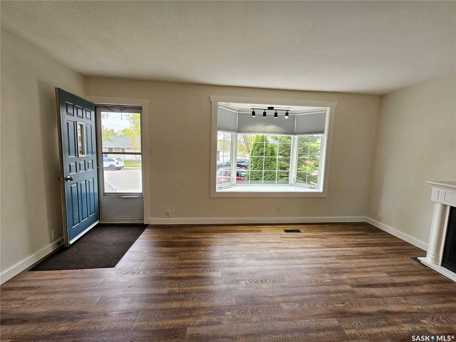 Unity, SK S0K 4L0,288 4th AVENUE W