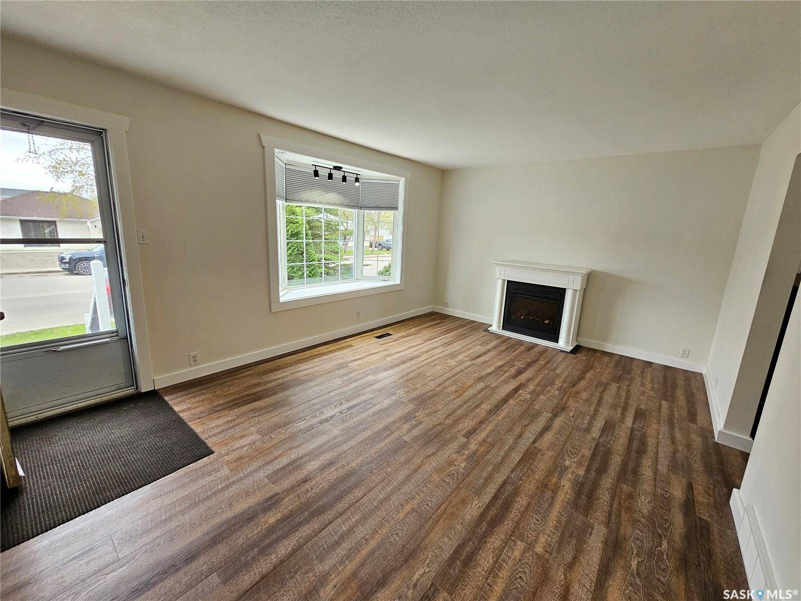 Unity, SK S0K 4L0,288 4th AVENUE W