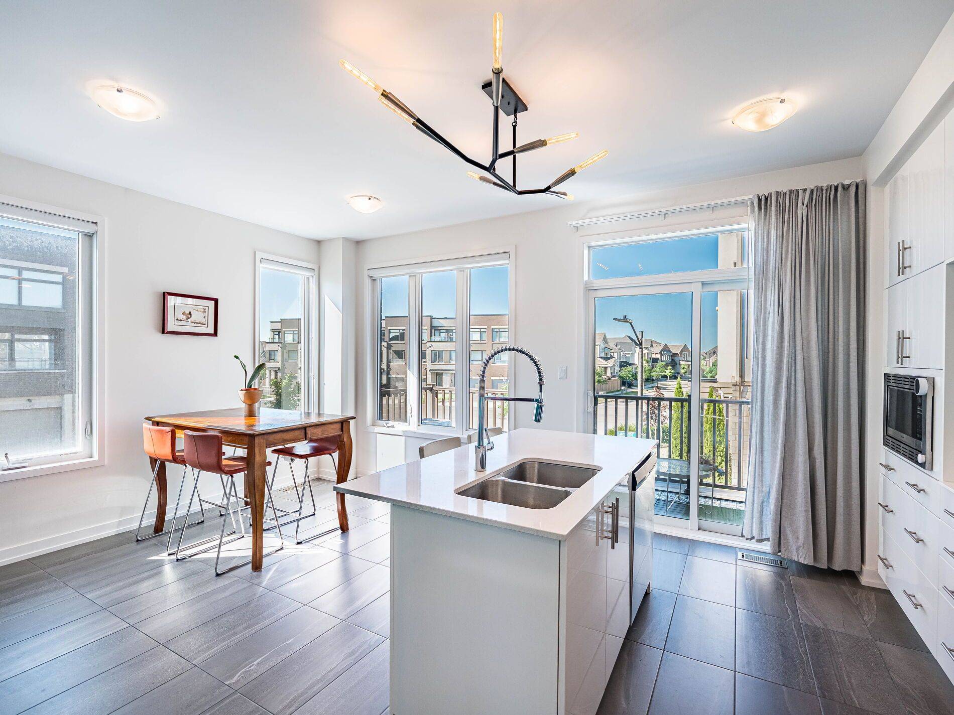 Oakville, ON L6H 0P2,3128 Mintwood CIR