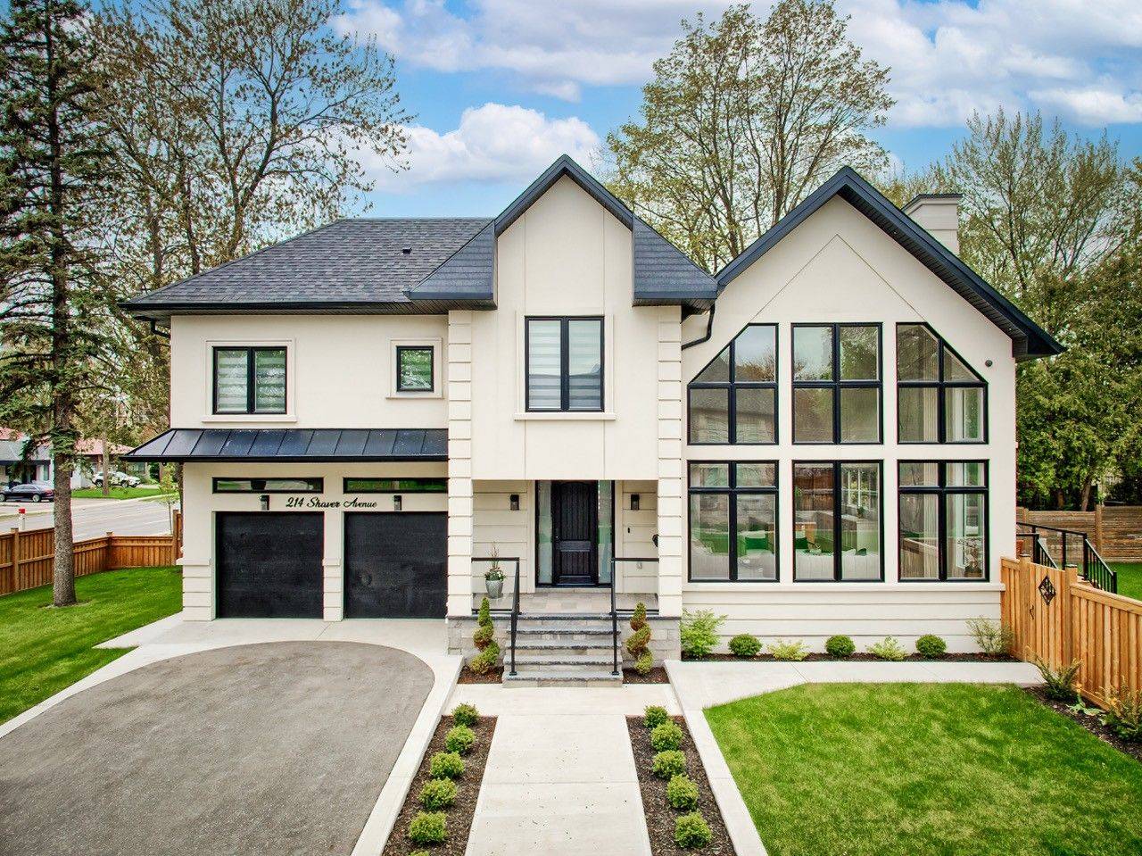 Toronto W08, ON M9B 4P3,214 Shaver AVE N