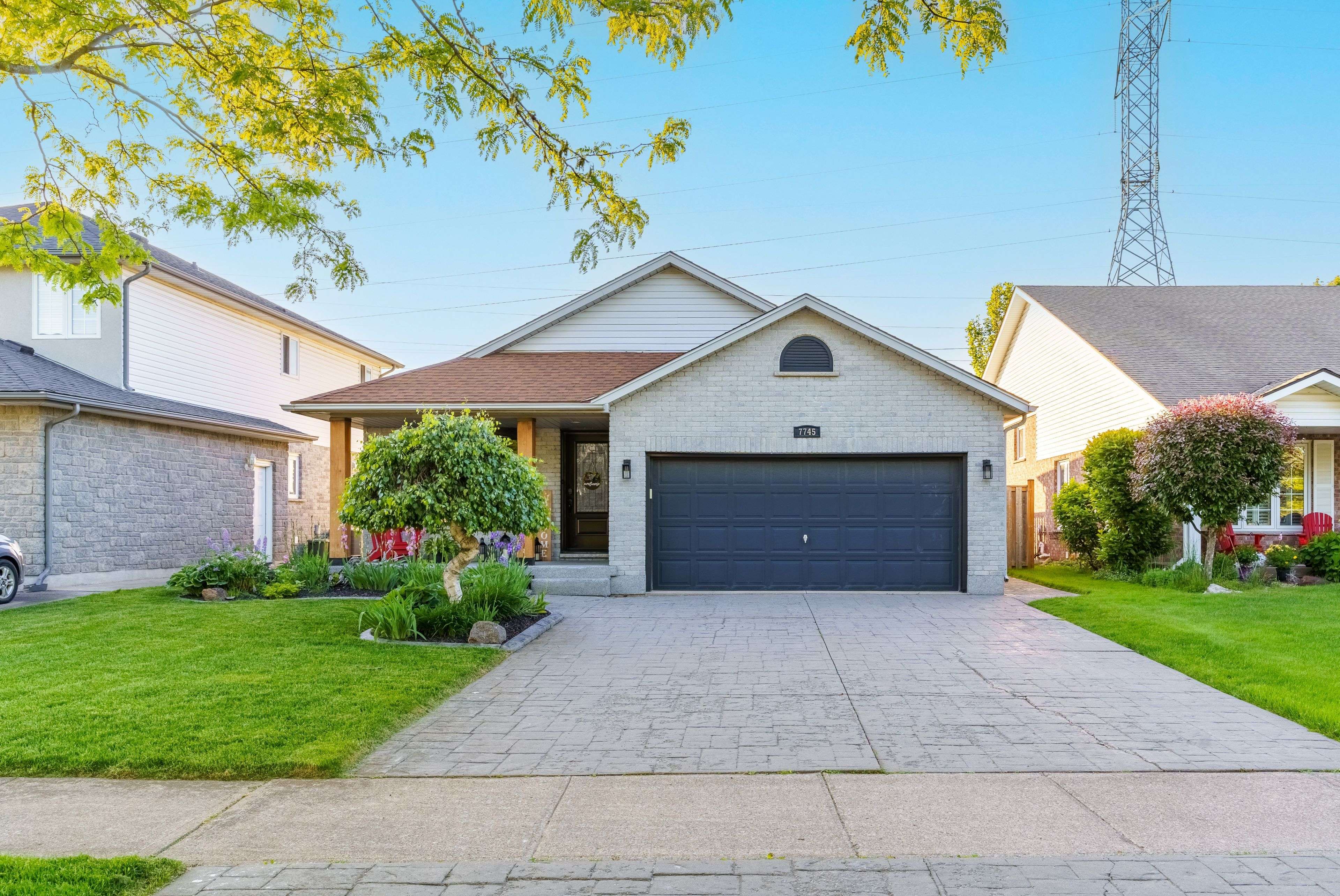 Niagara Falls, ON L2H 3G2,7745 Bishop AVE