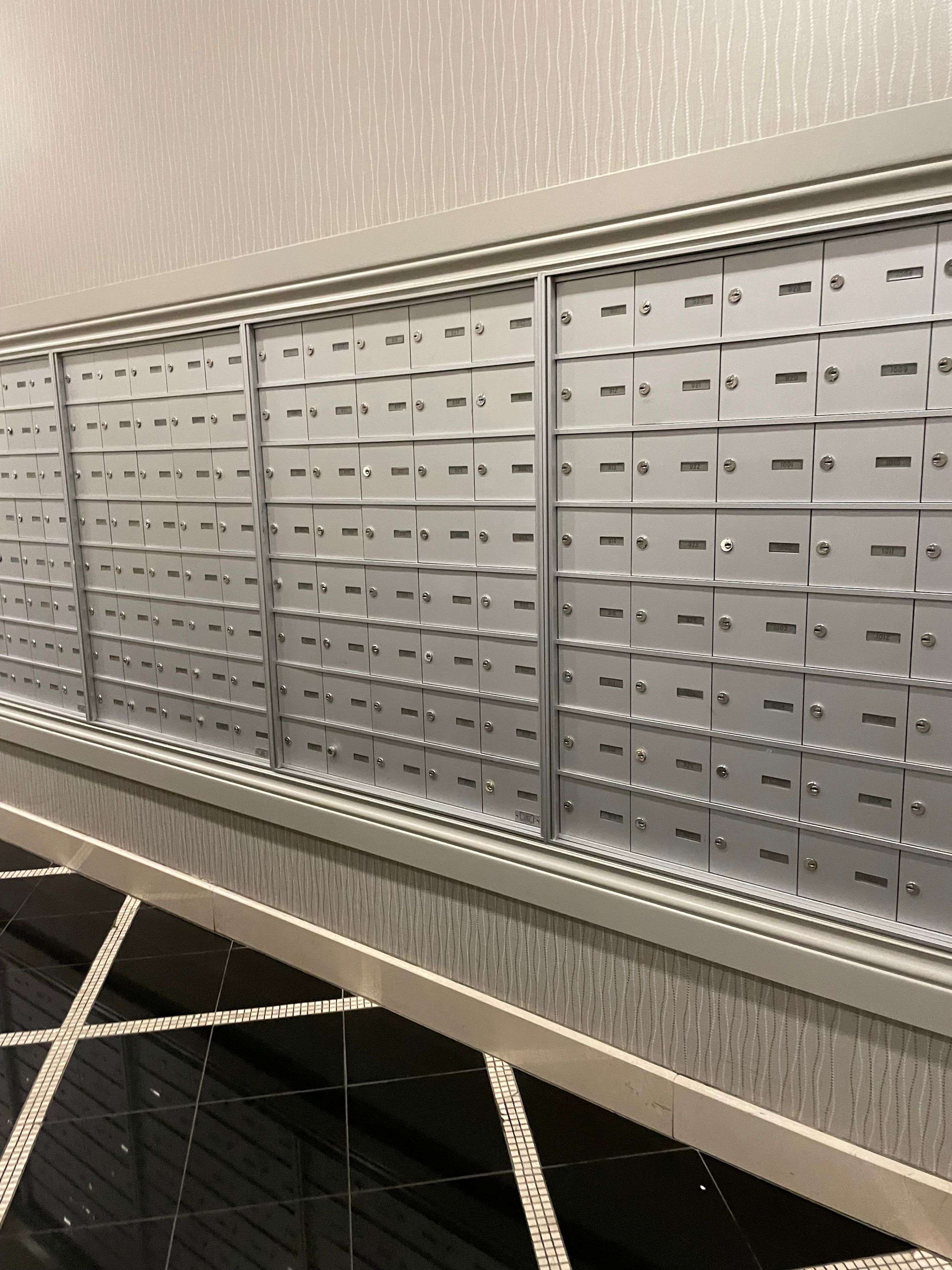 Toronto W05, ON M3M 2E9,2737 Keele ST #325