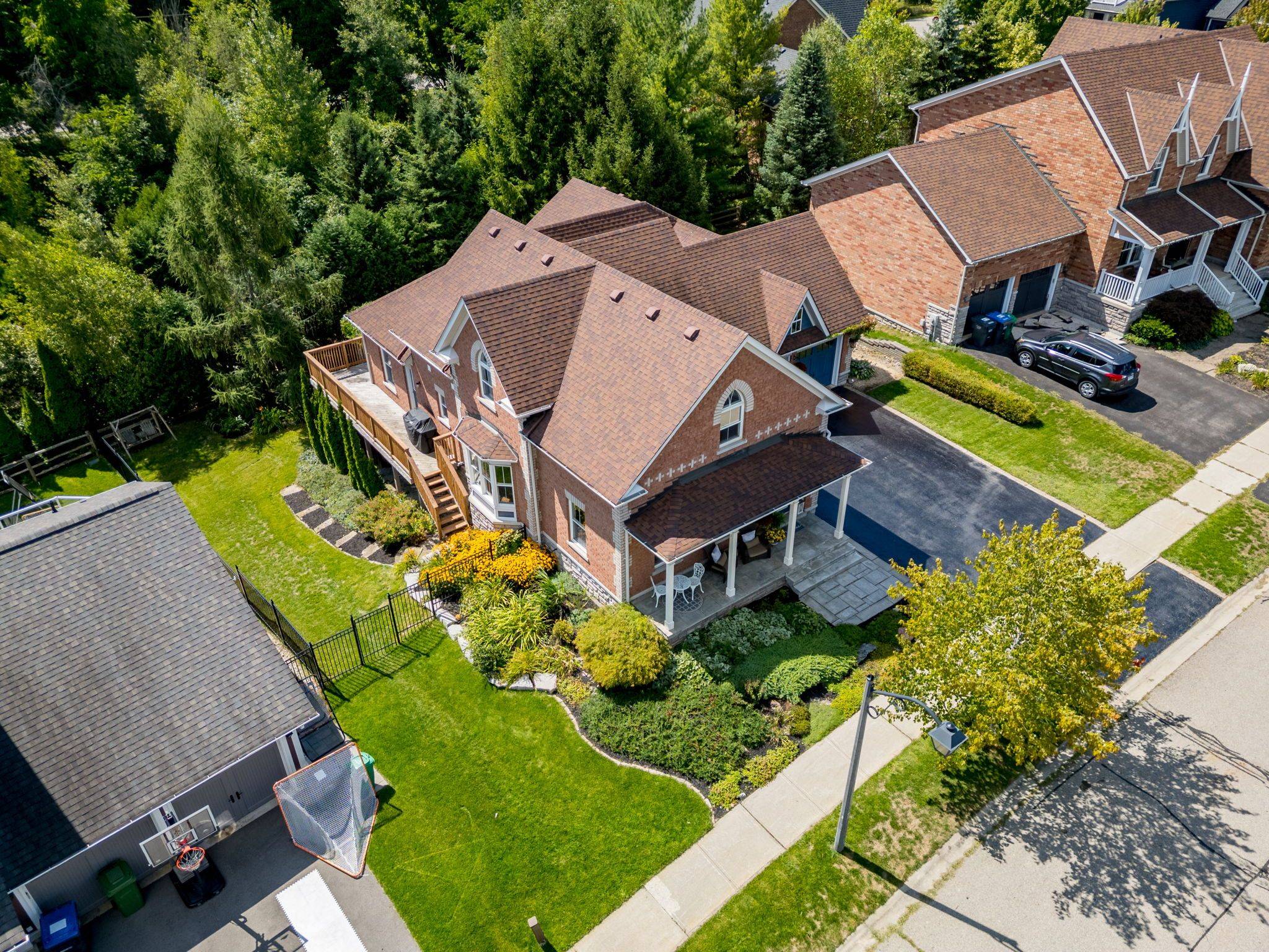 Caledon, ON L7C 1L1,74 North Riverdale DR