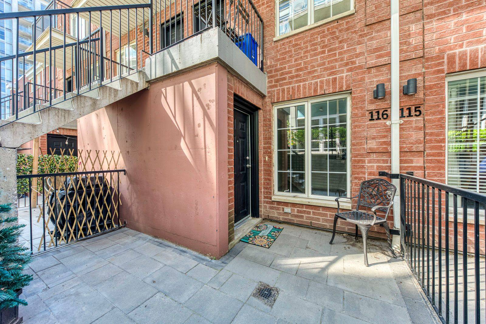 Toronto C01, ON M6K 3N4,70 Douro ST #116