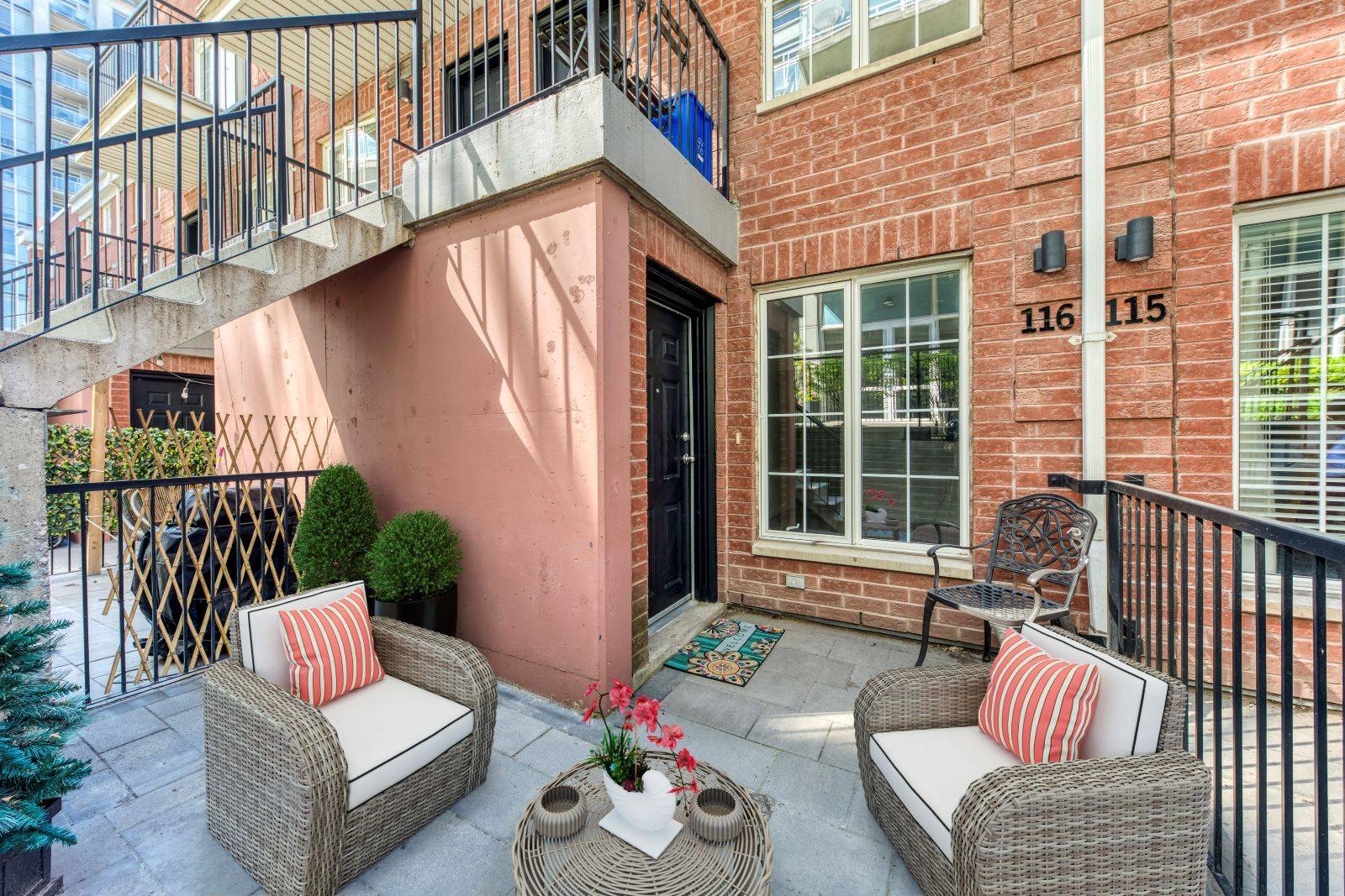 Toronto C01, ON M6K 3N4,70 Douro ST #116