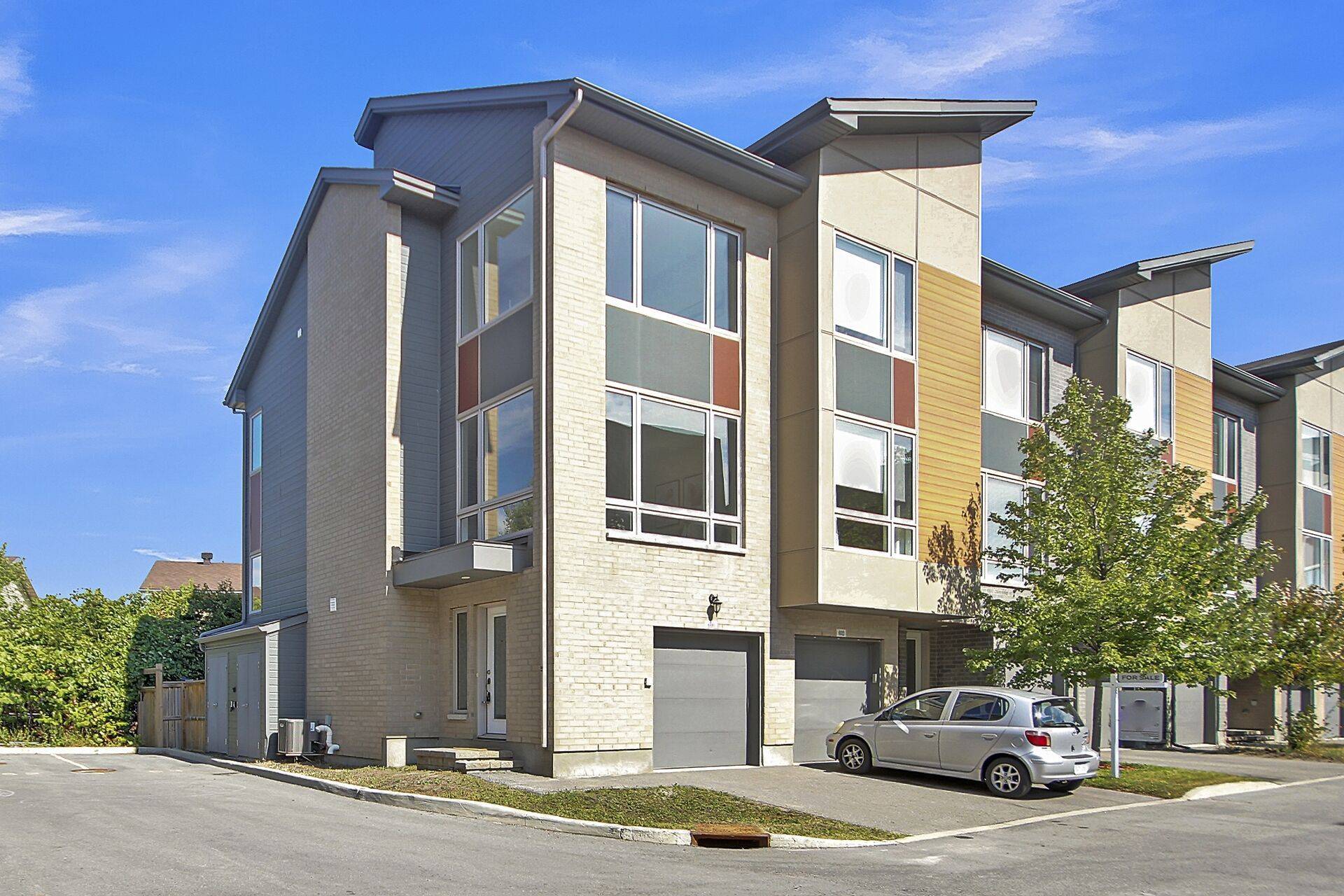 Hunt Club - Windsor Park Village And Area, ON K1V 2R9,600 Terravita Private