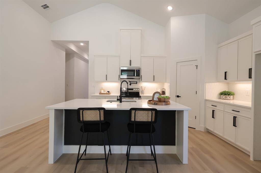 Fort Worth, TX 76105,2833 Avenue L