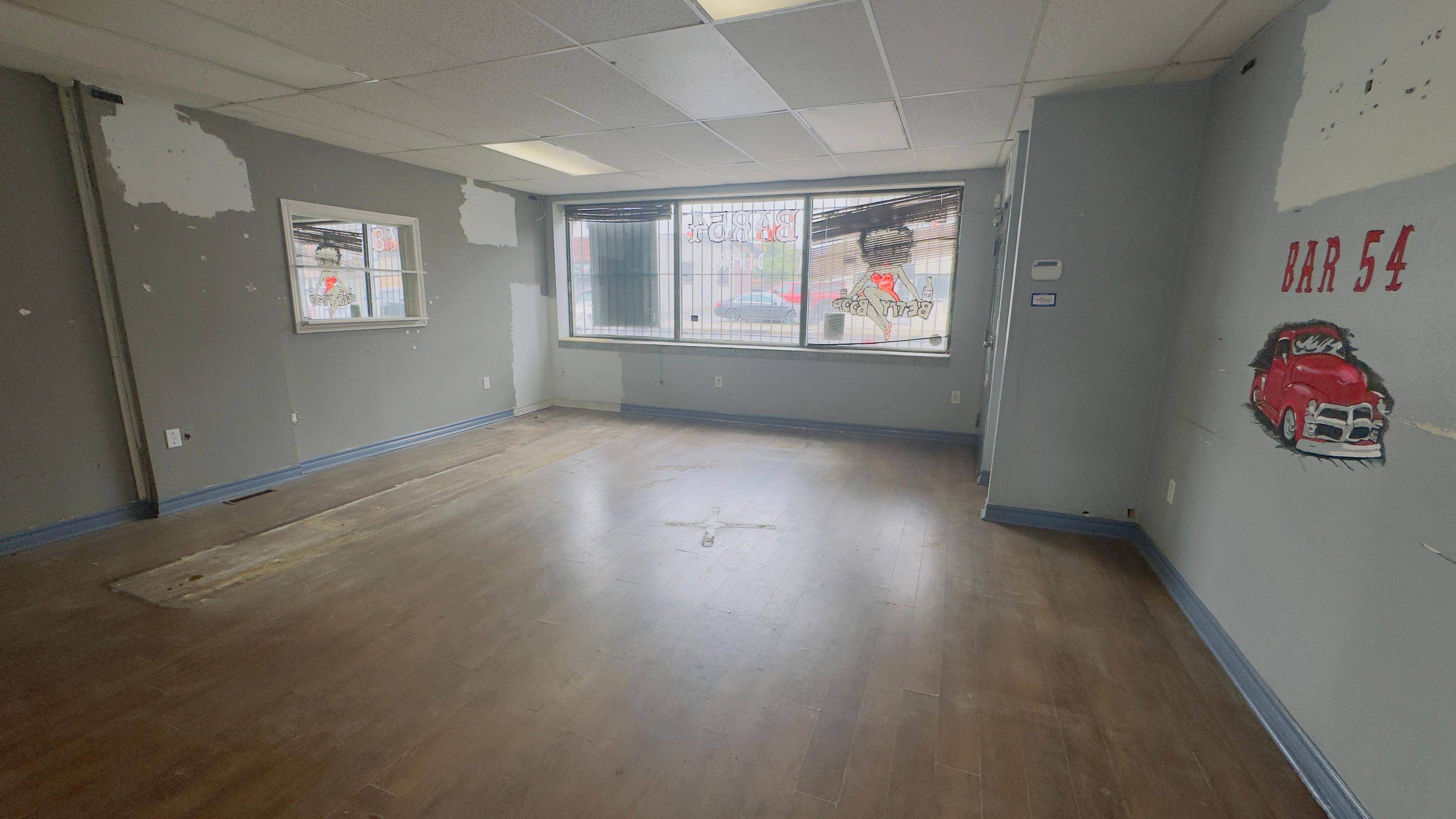 Hamilton, ON L8L 3C4,935 Barton ST E