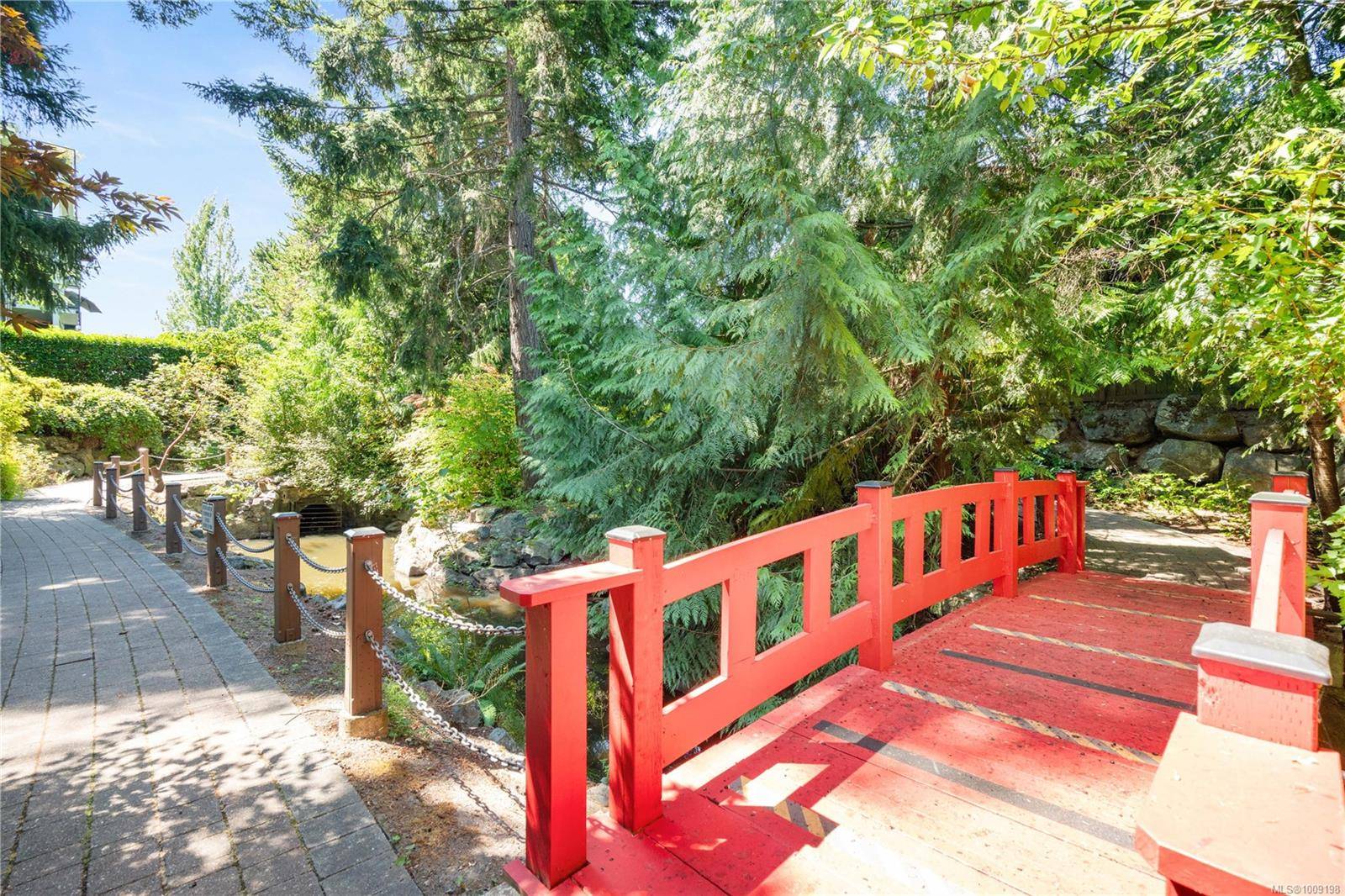 Langford, BC V9B 0H2,866 Brock Ave #110